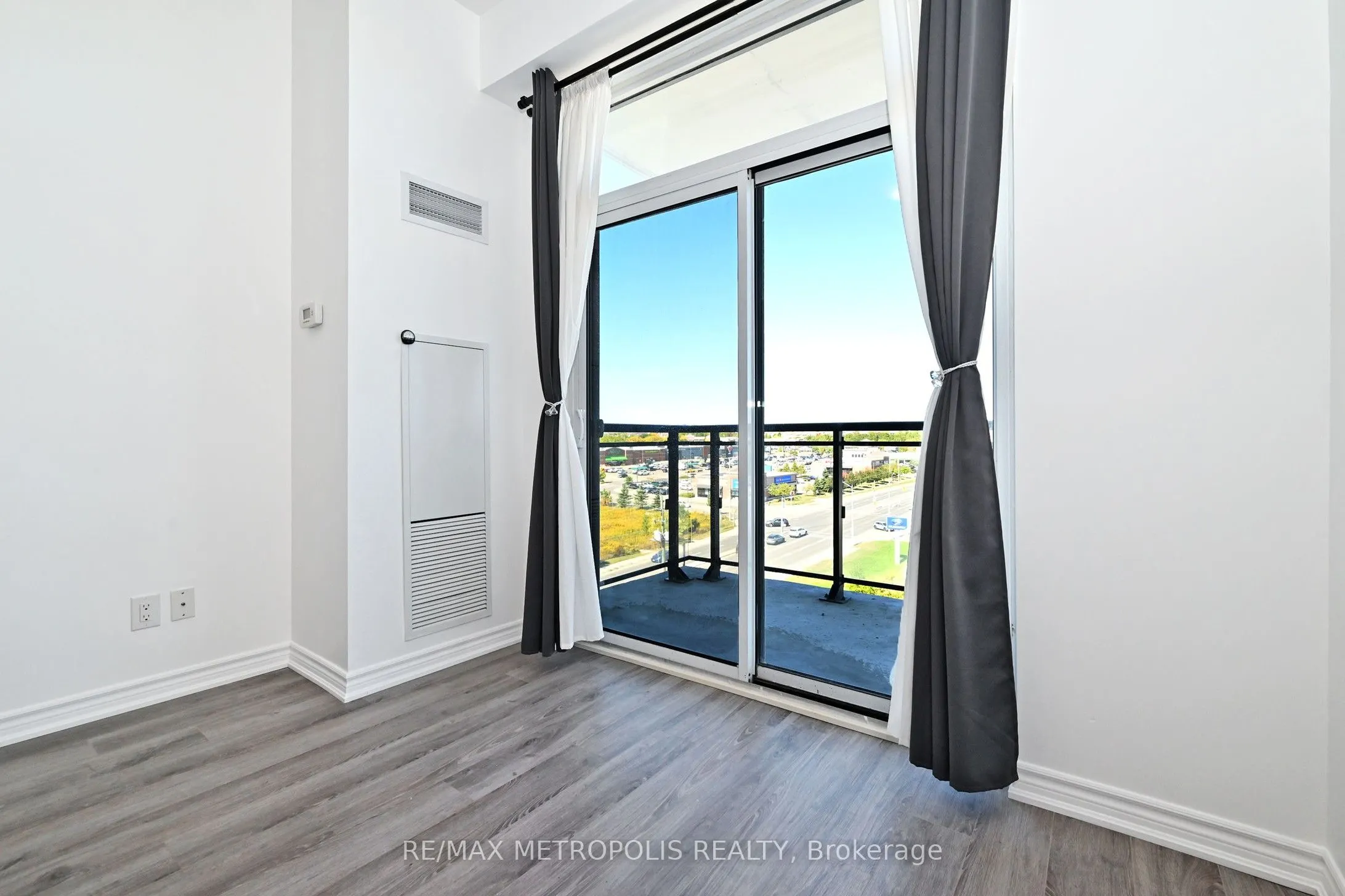11611 Yonge Street #809