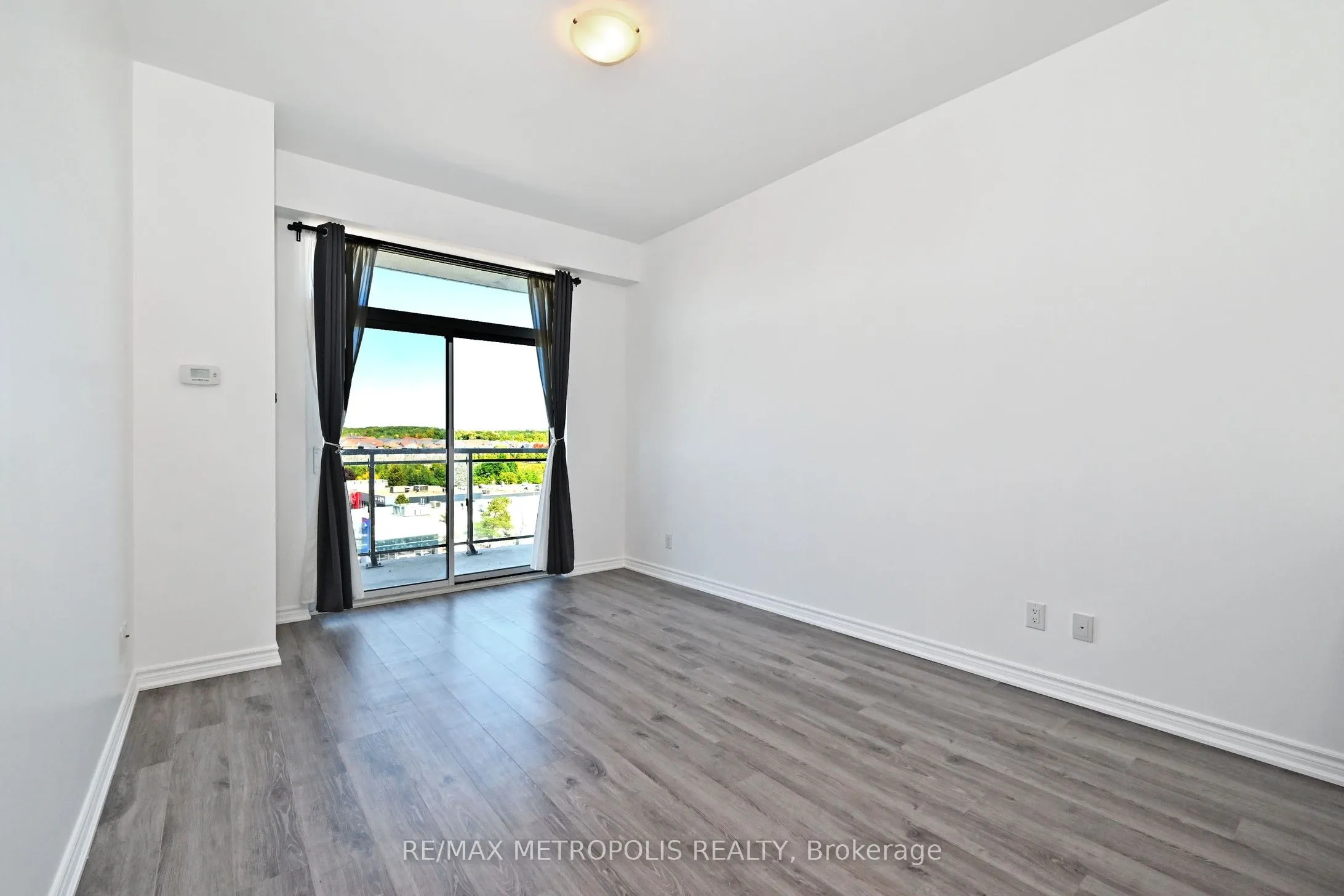 11611 Yonge Street #809