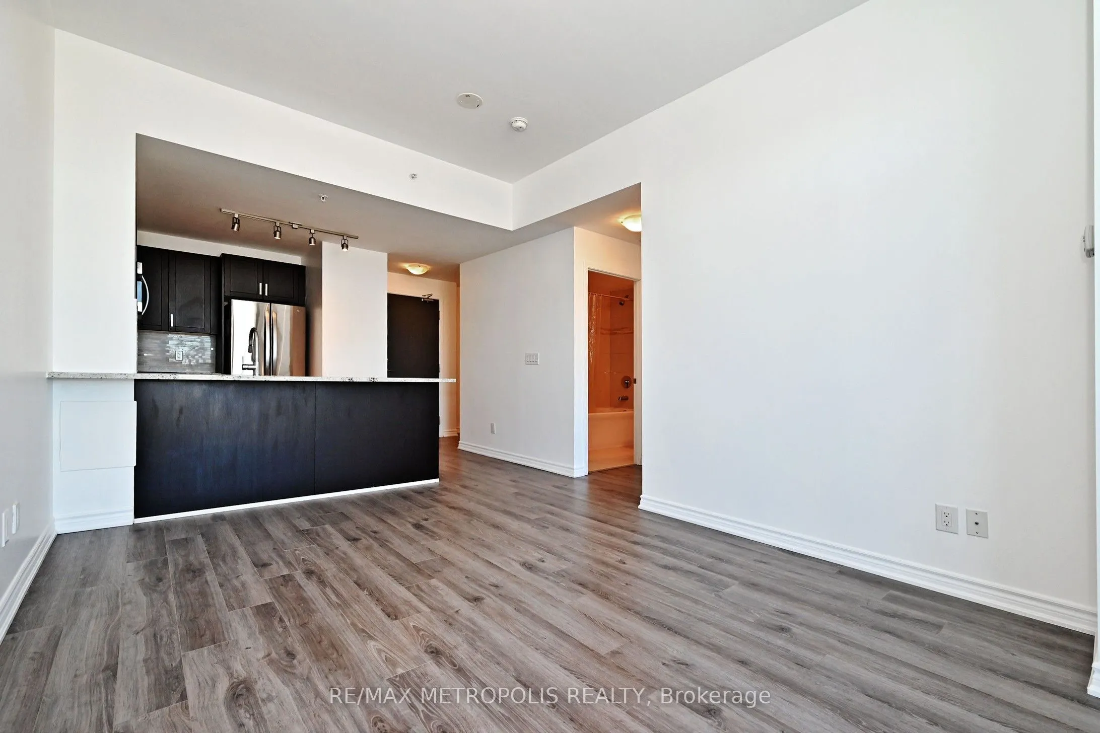 11611 Yonge Street #809