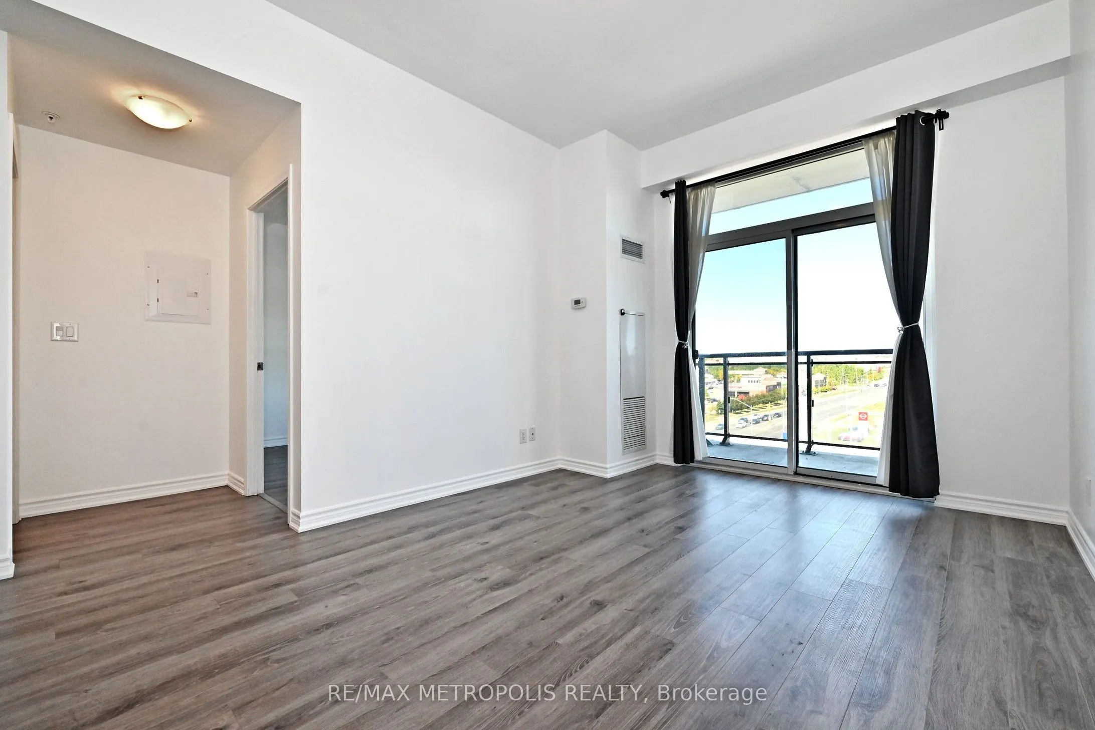 11611 Yonge Street #809