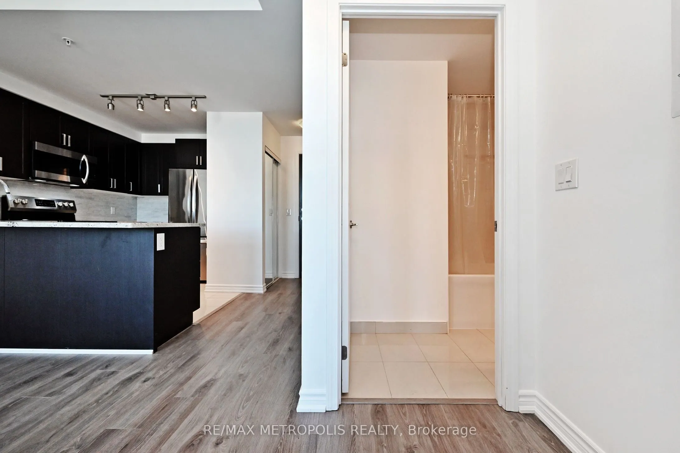 11611 Yonge Street #809