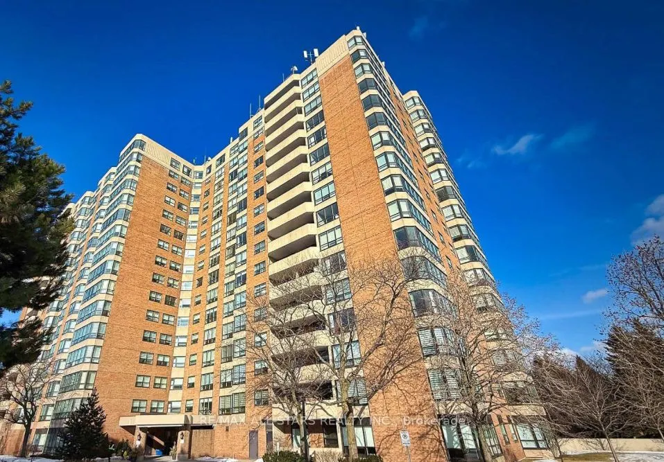 7601 Bathurst Street #402
