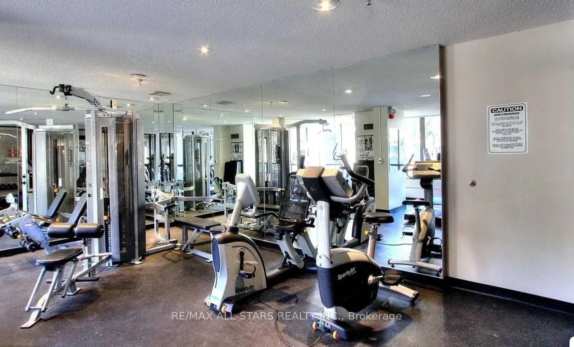 7601 Bathurst Street #402