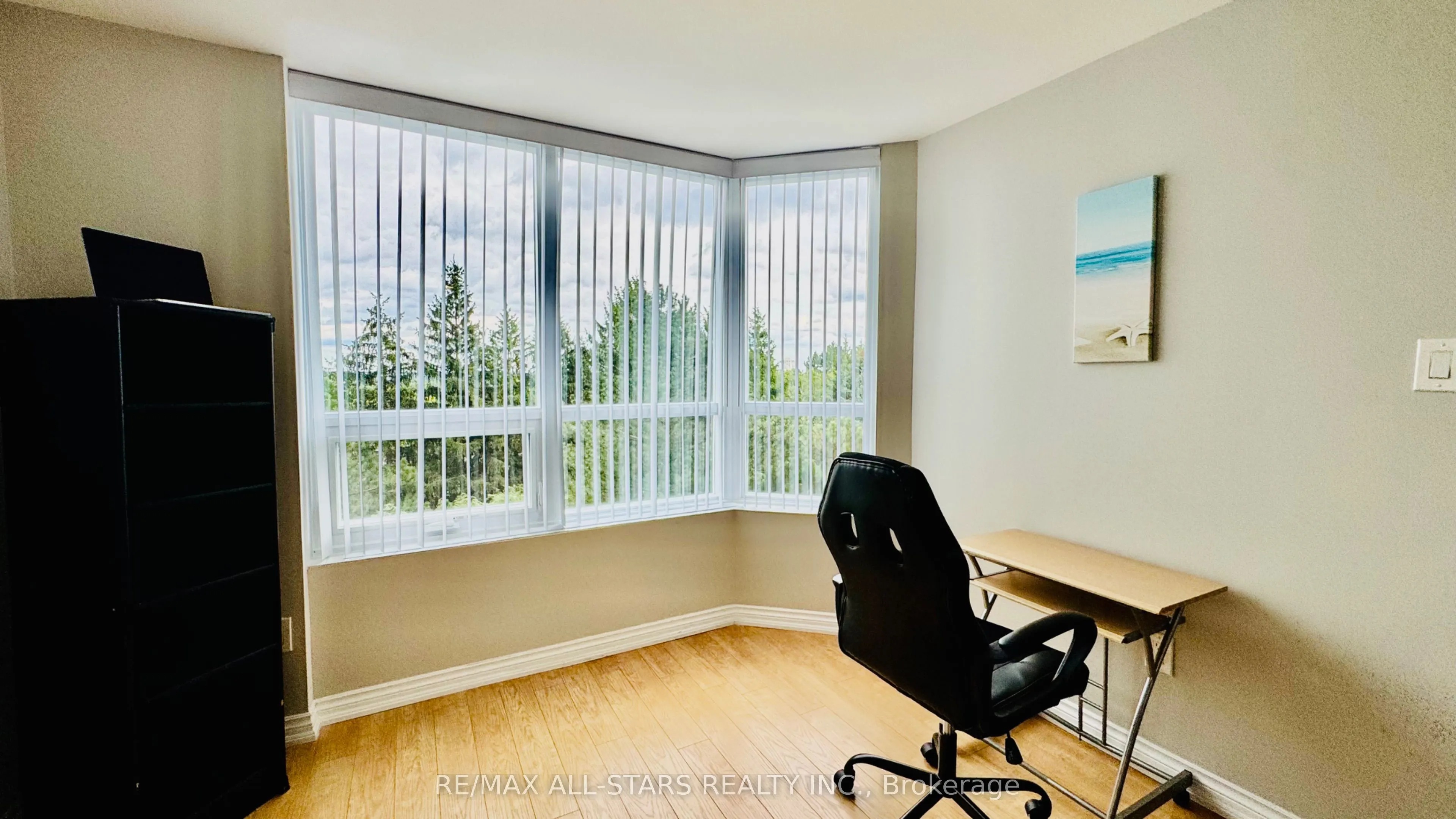 7601 Bathurst Street #402