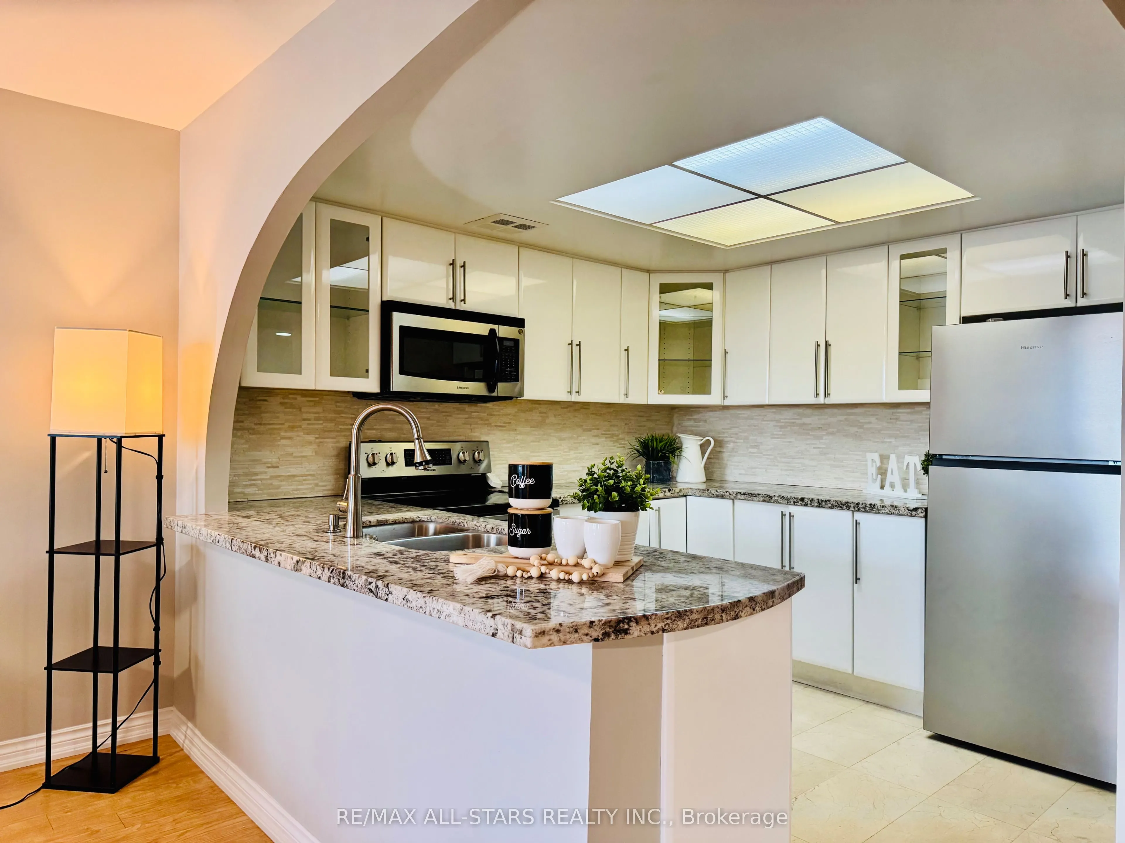 7601 Bathurst Street #402