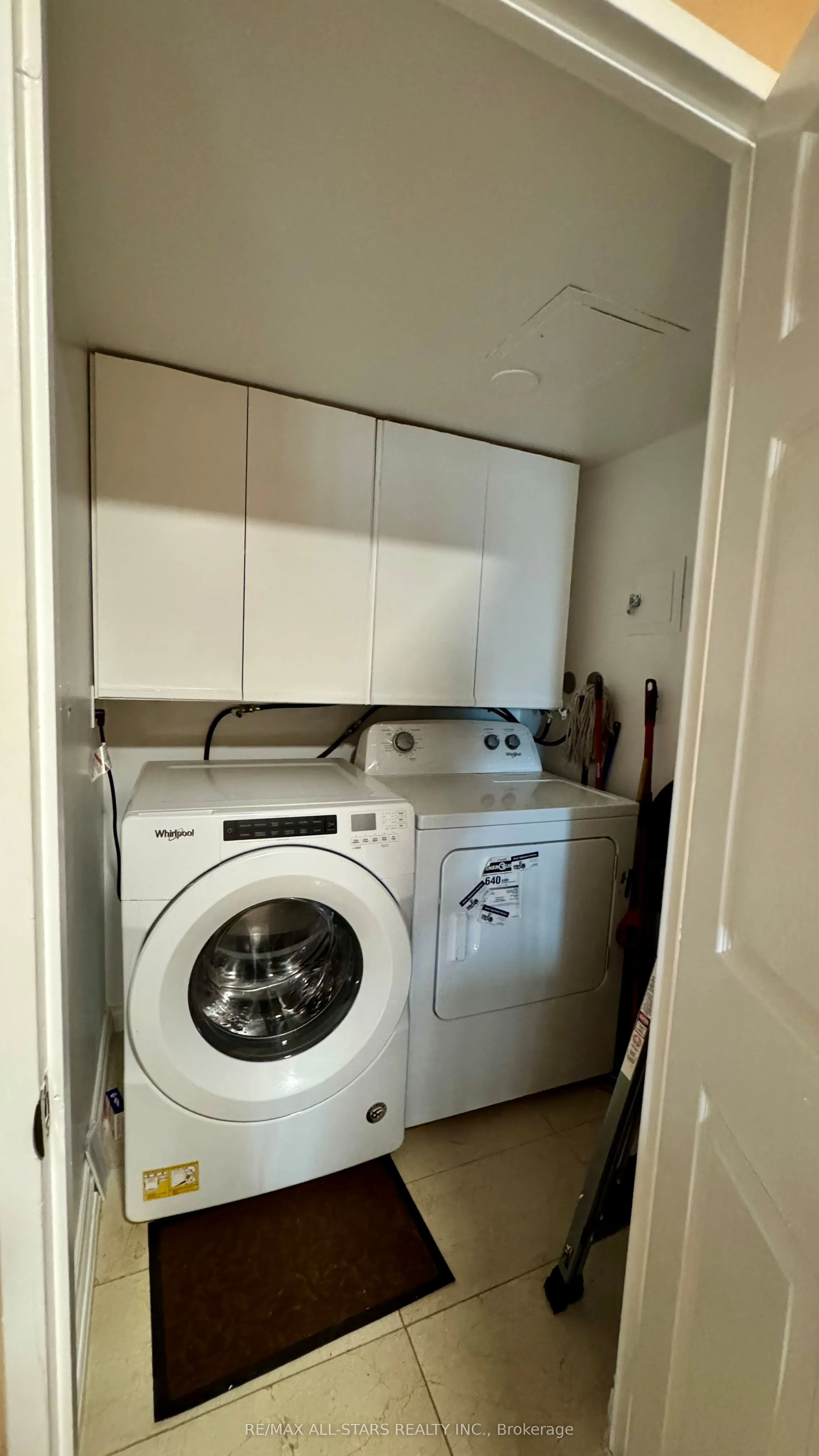 7601 Bathurst Street #402