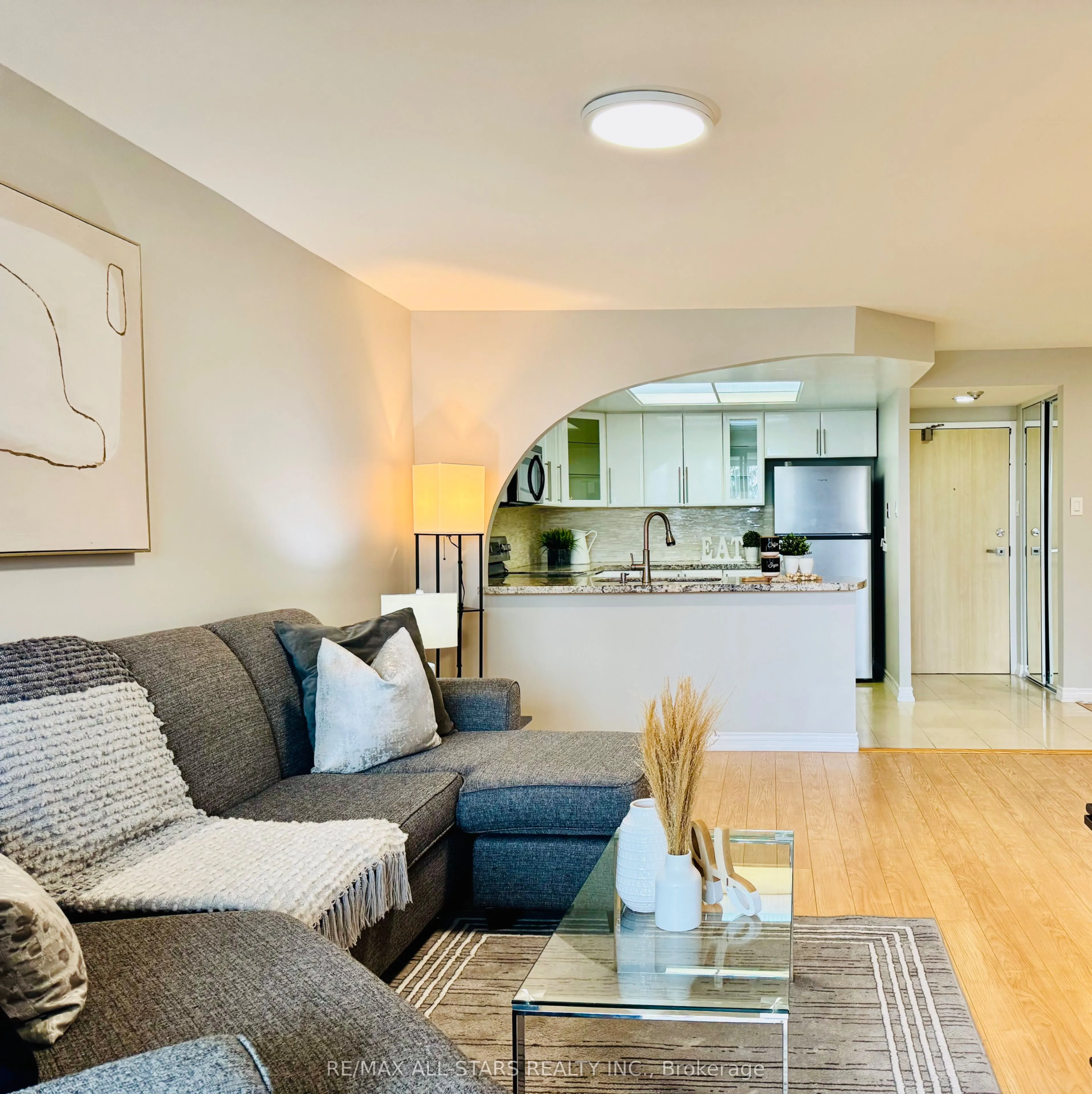 7601 Bathurst Street #402