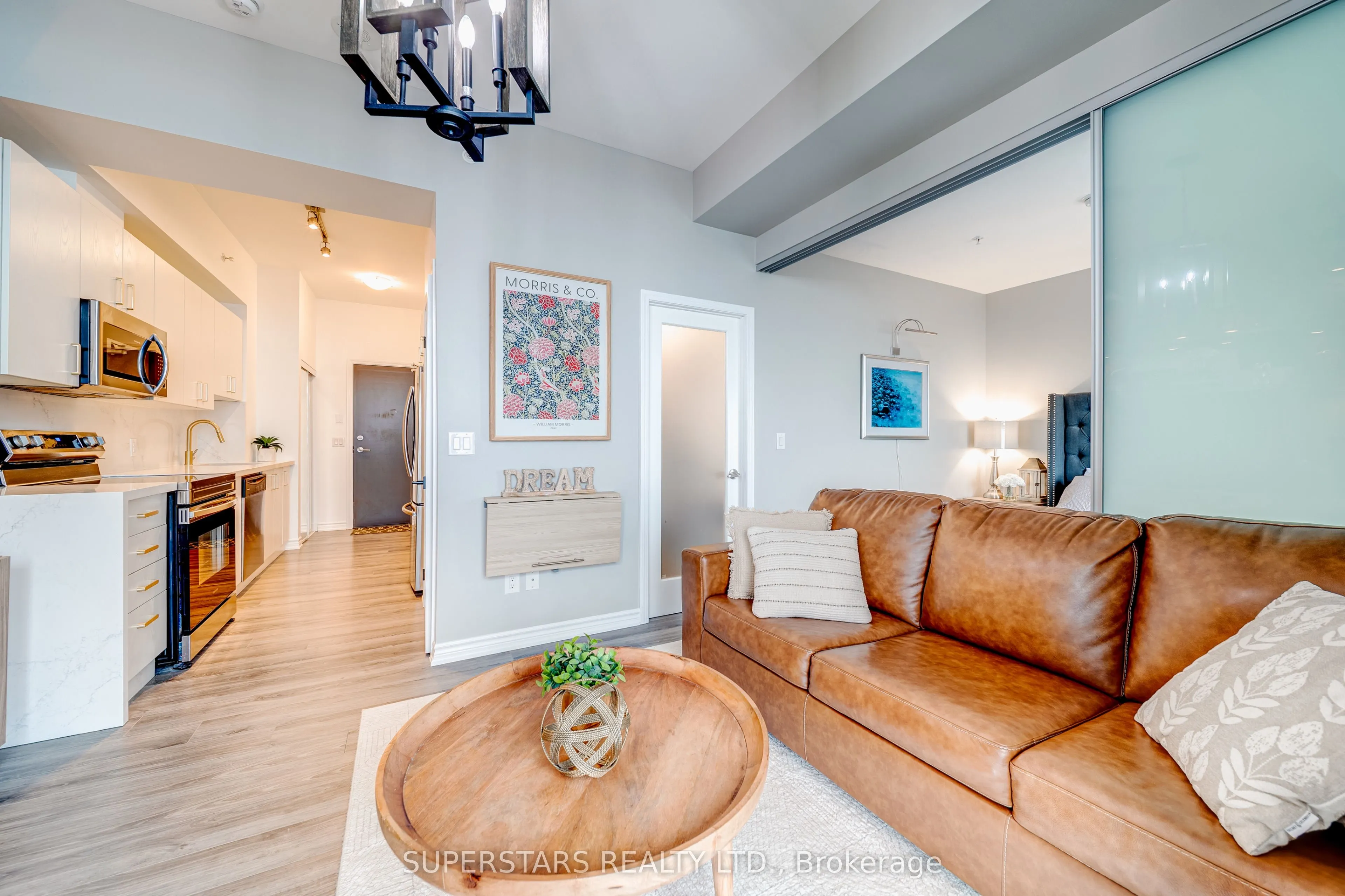 11611 Yonge Street #525