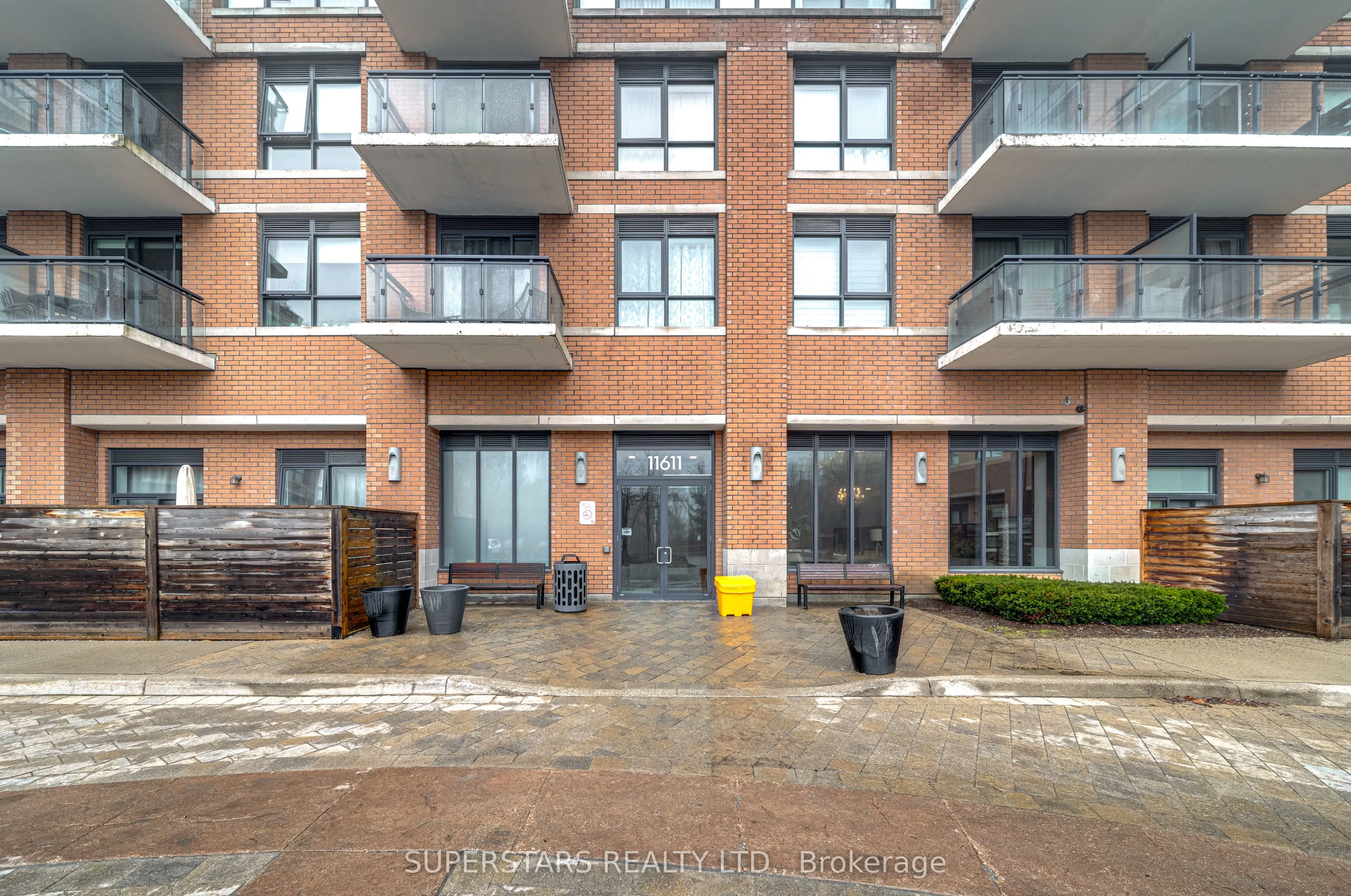 11611 Yonge Street #525