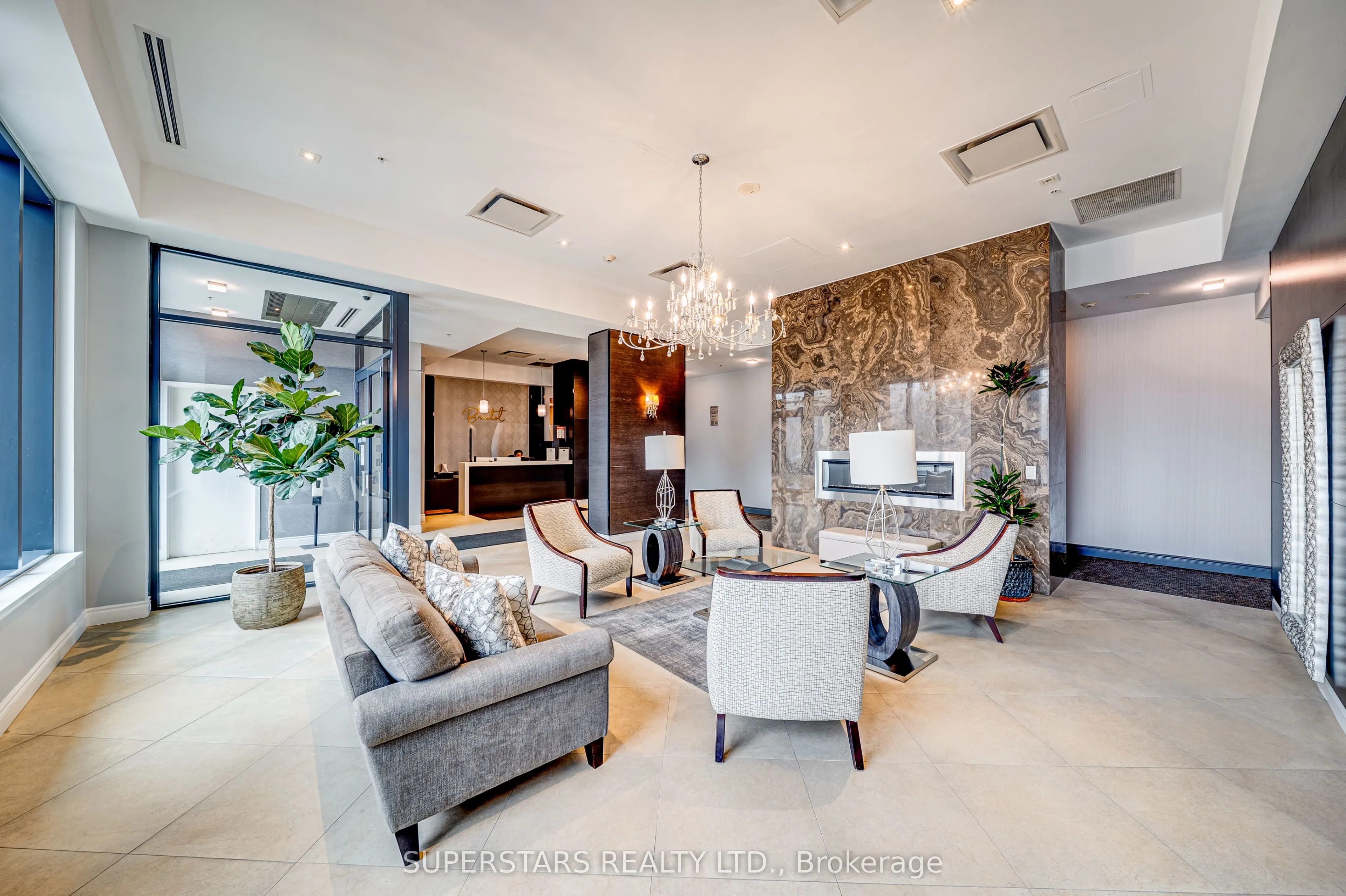 11611 Yonge Street #525