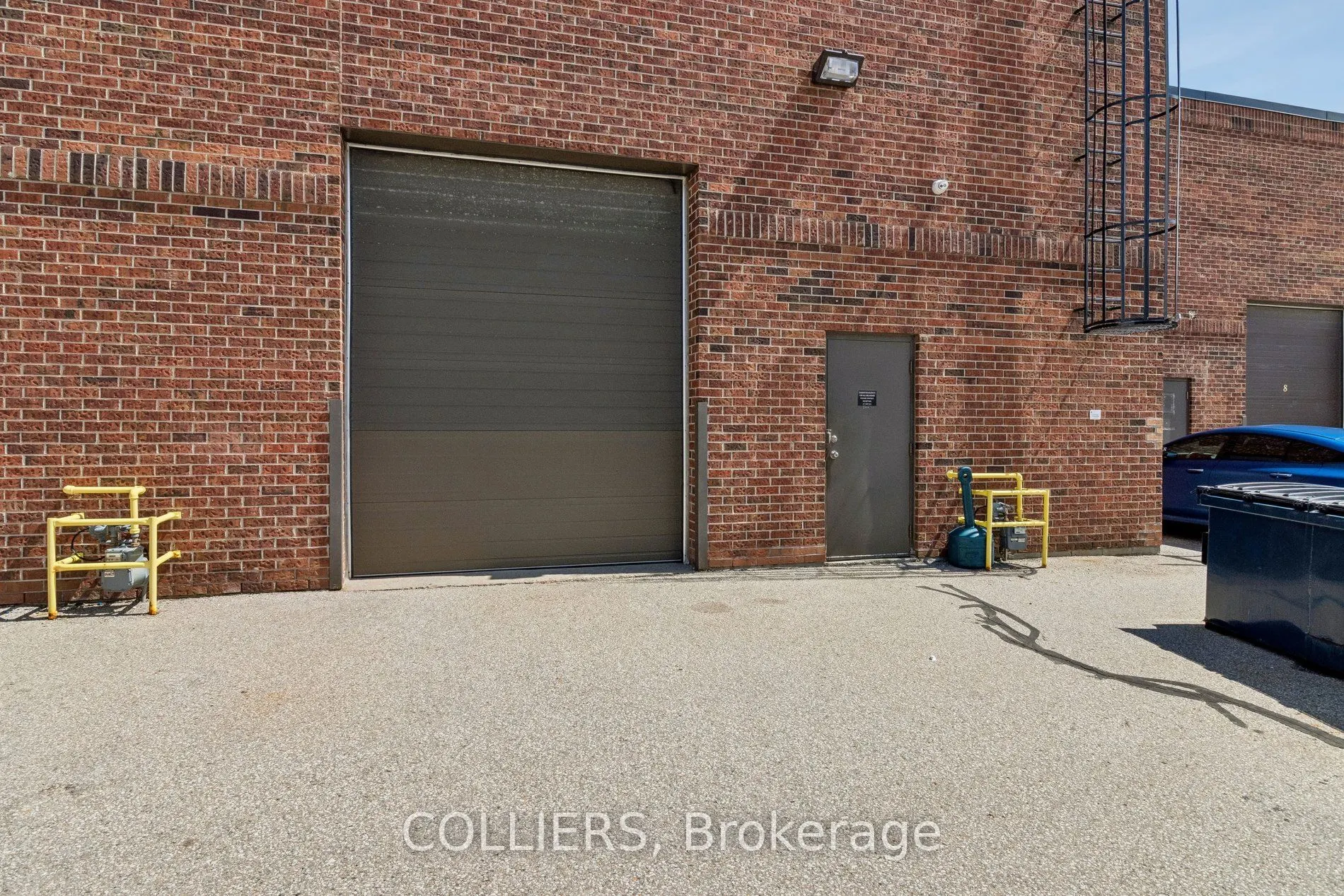 242 Applewood Crescent #10