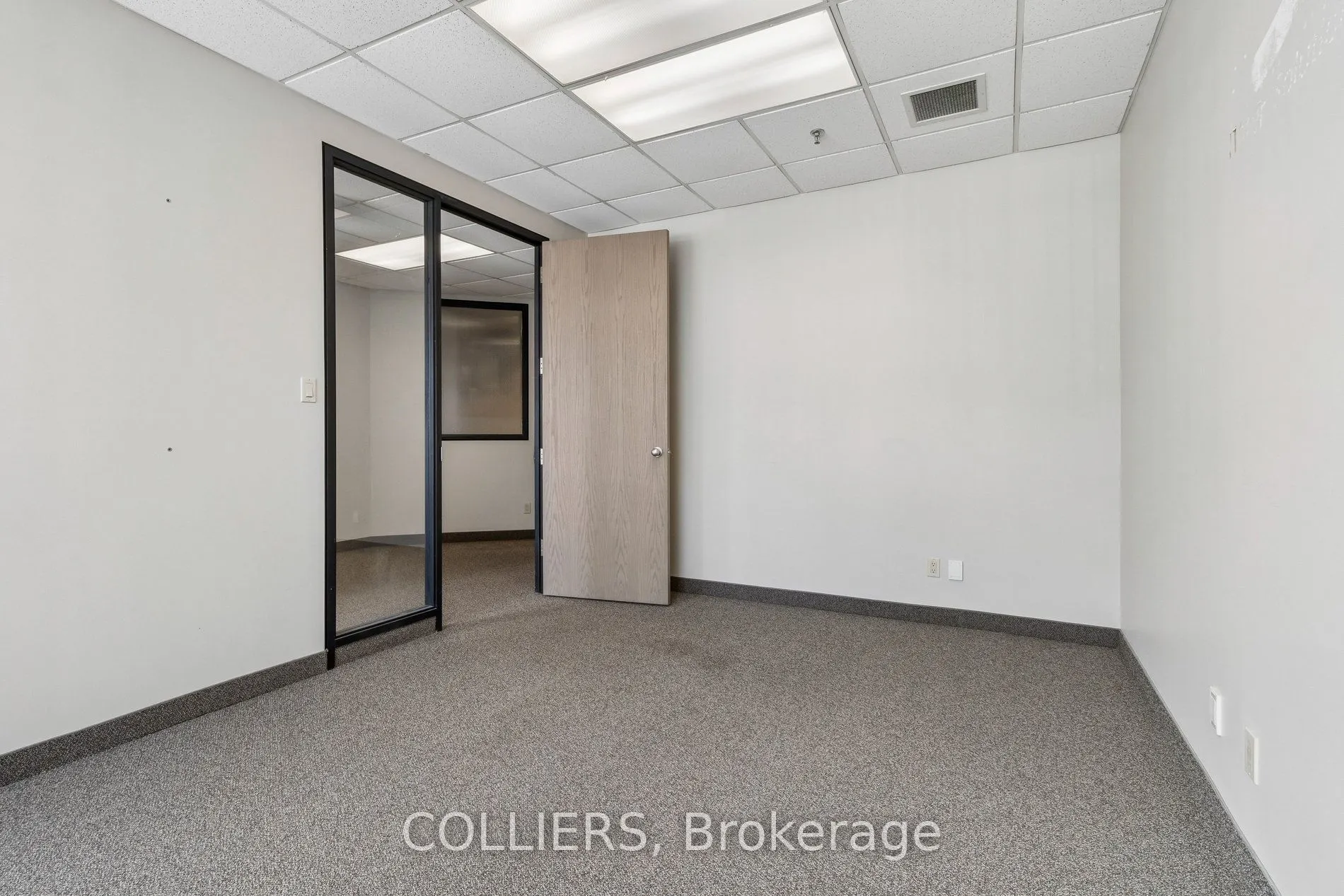 242 Applewood Crescent #10