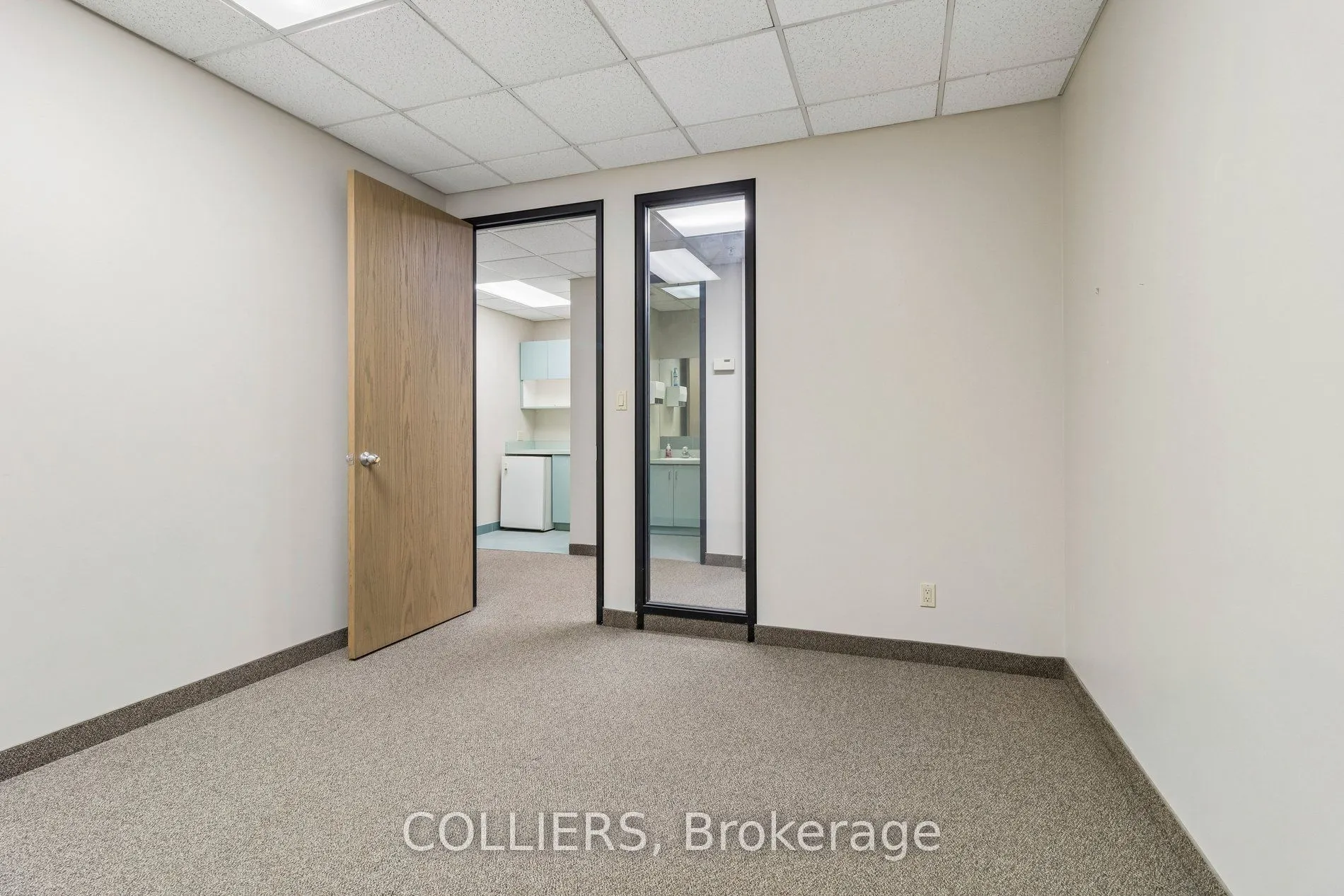 242 Applewood Crescent #10