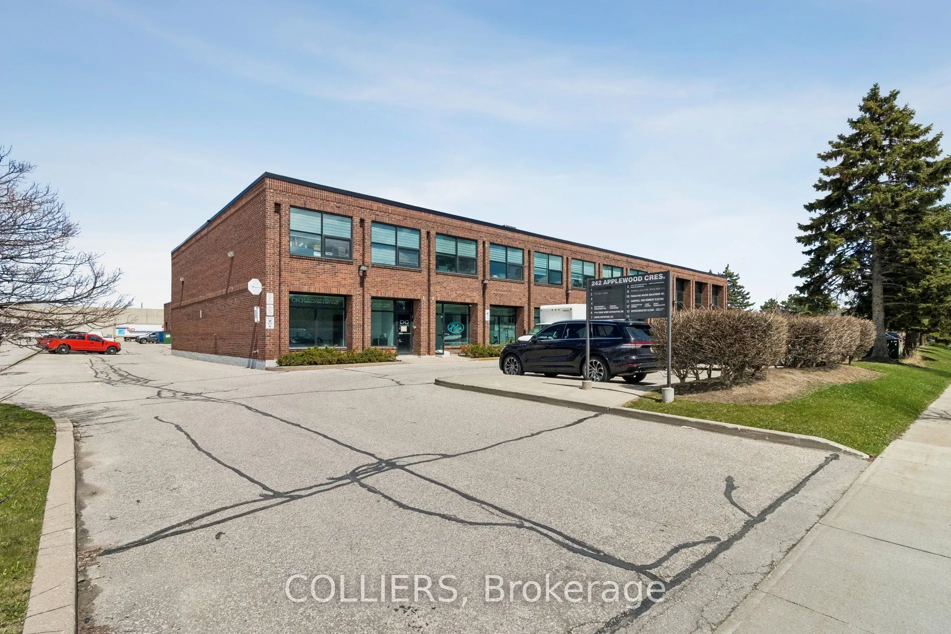 242 Applewood Crescent #10