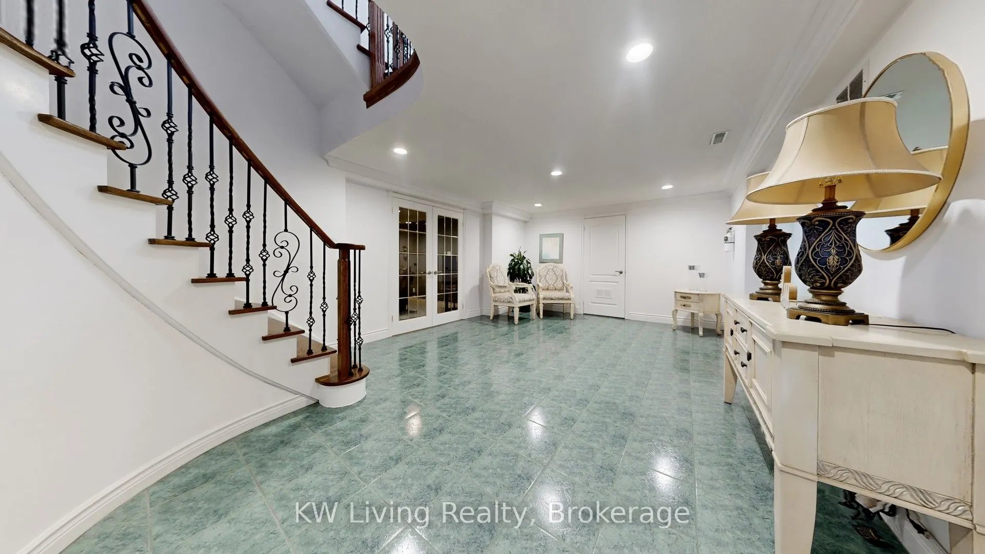 19 Spadina Road