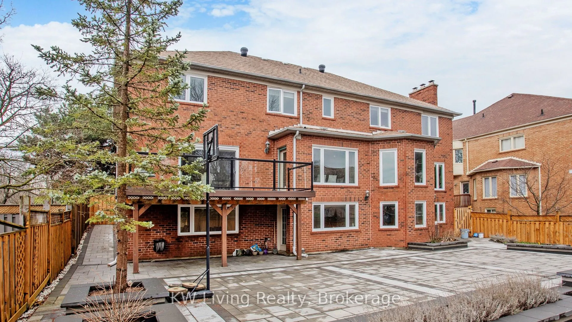 19 Spadina Road