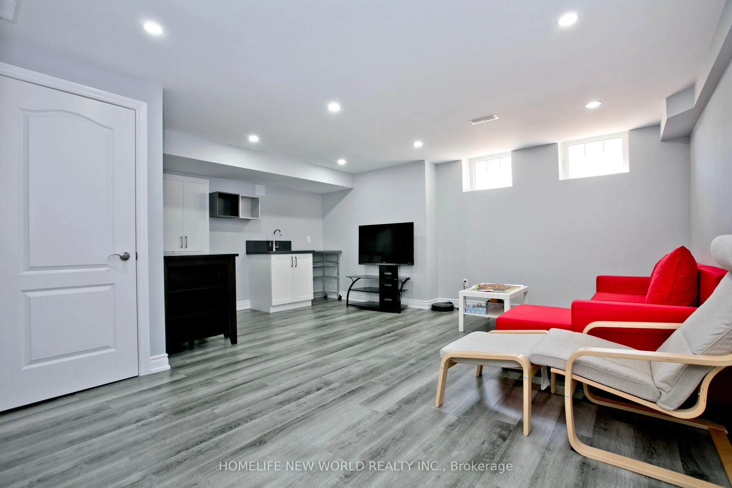 42 RYLER Way