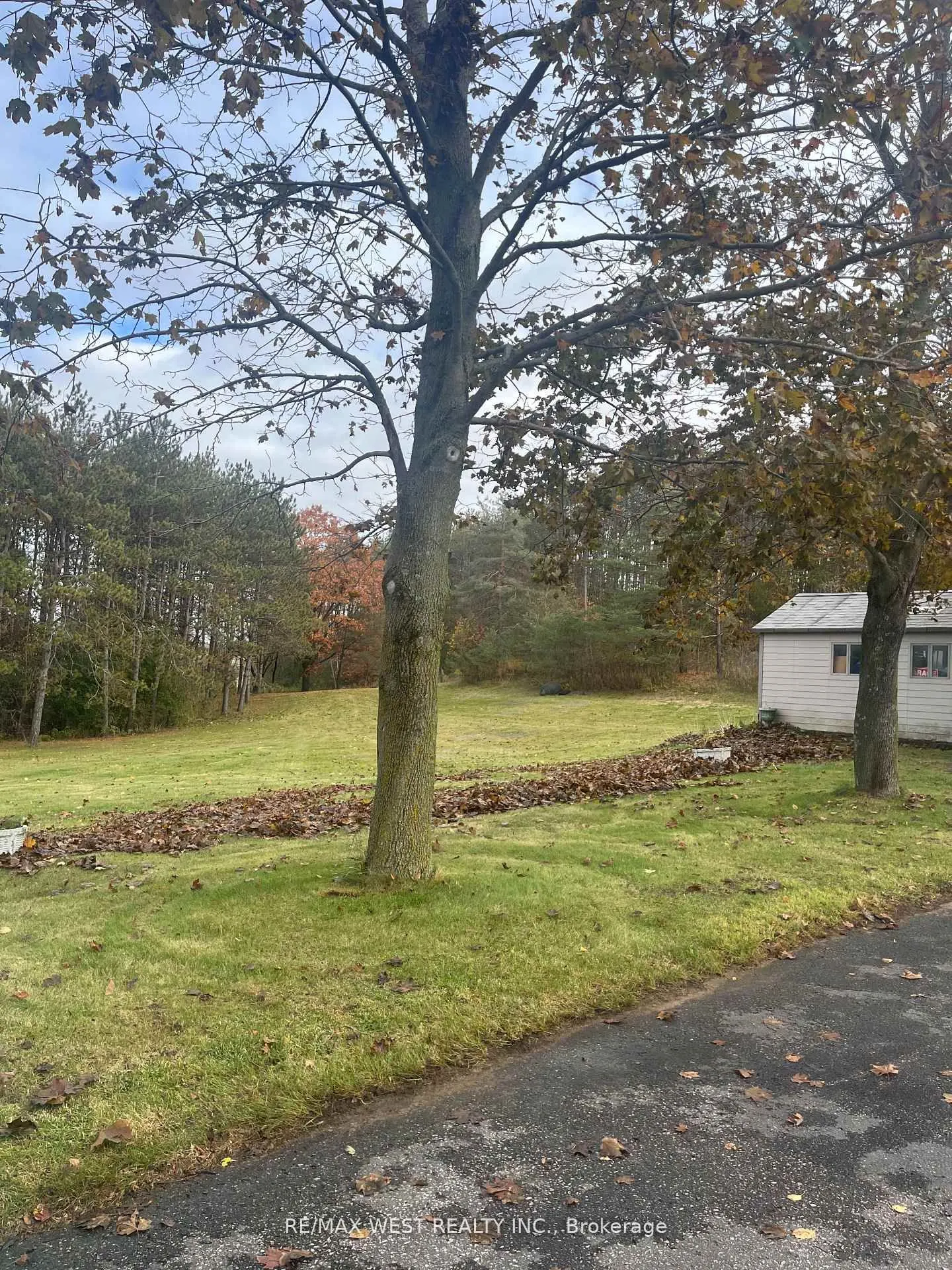 5949 Concession 6 Road