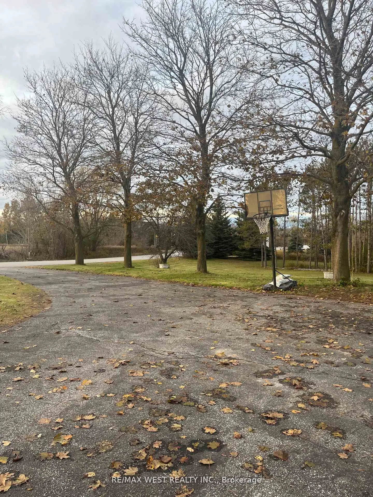 5949 Concession 6 Road