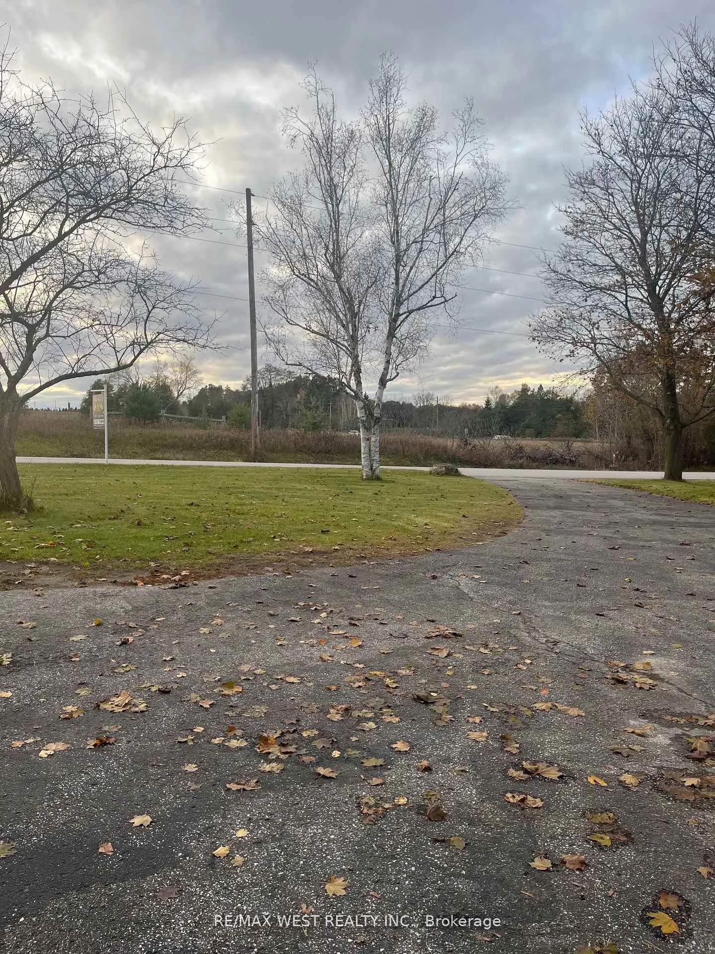 5949 Concession 6 Road