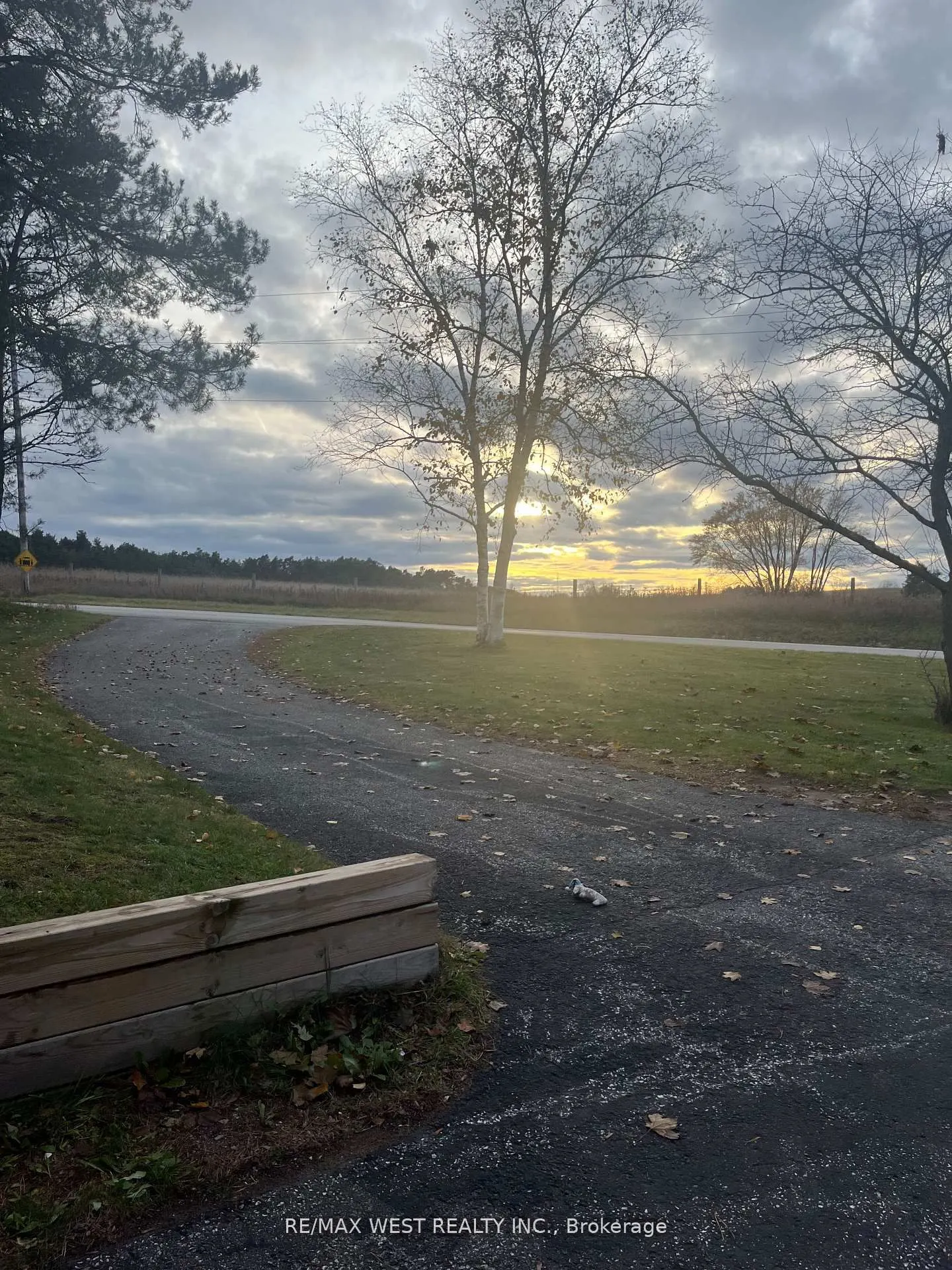 5949 Concession 6 Road