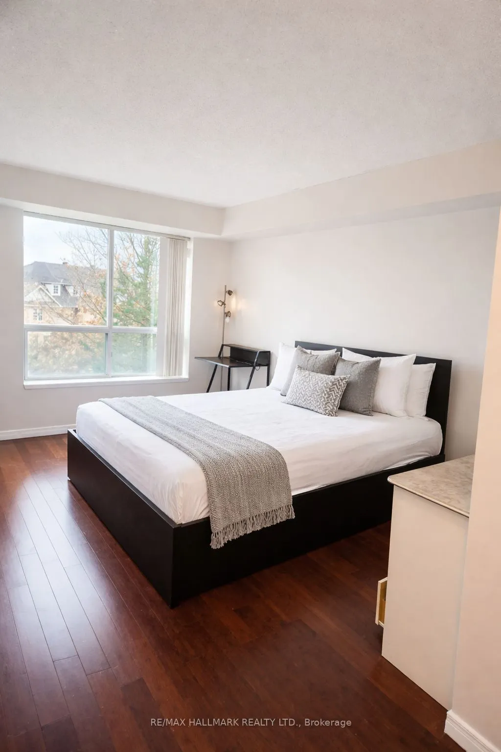 3 Ellesmere Street #215