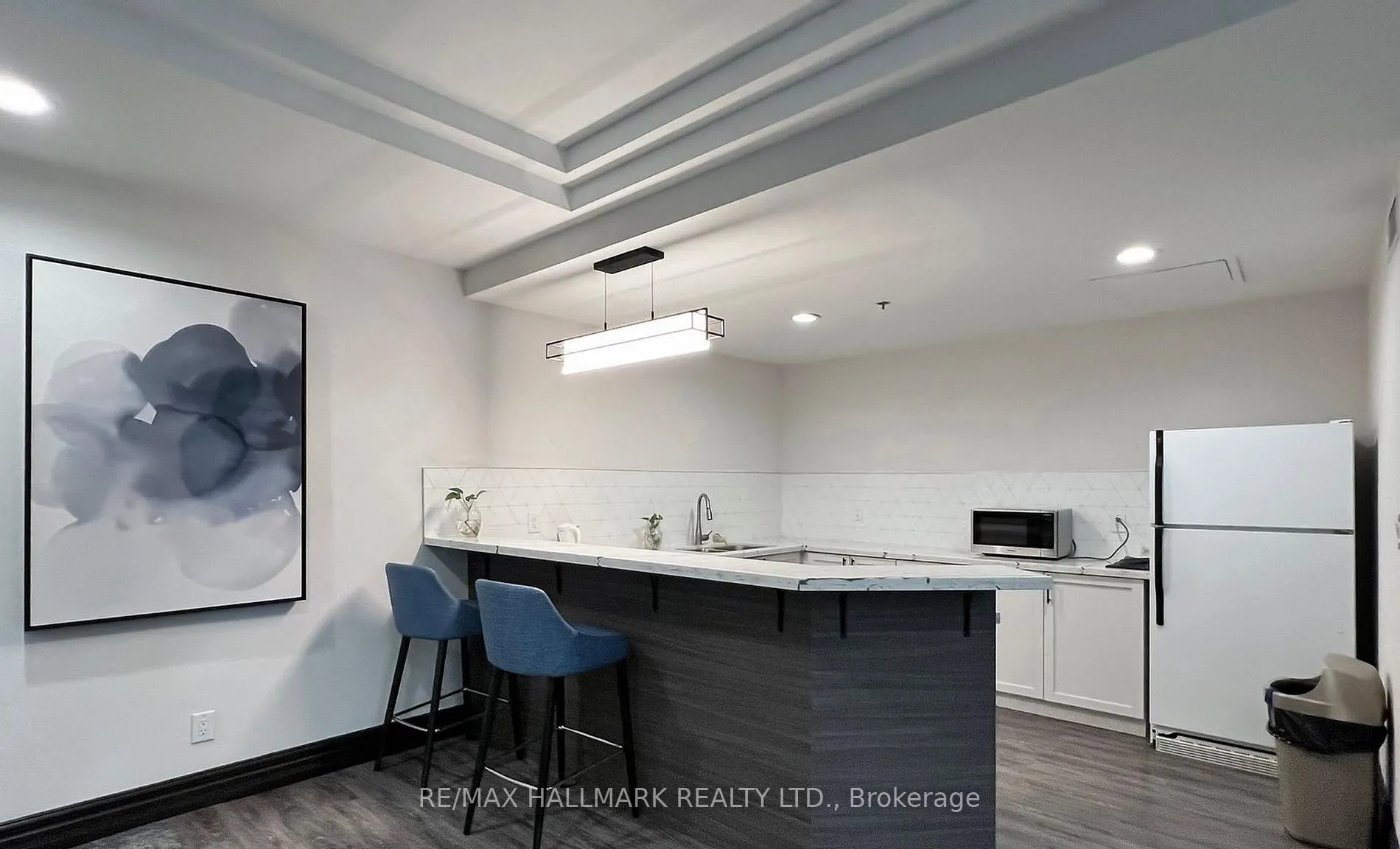 3 Ellesmere Street #215