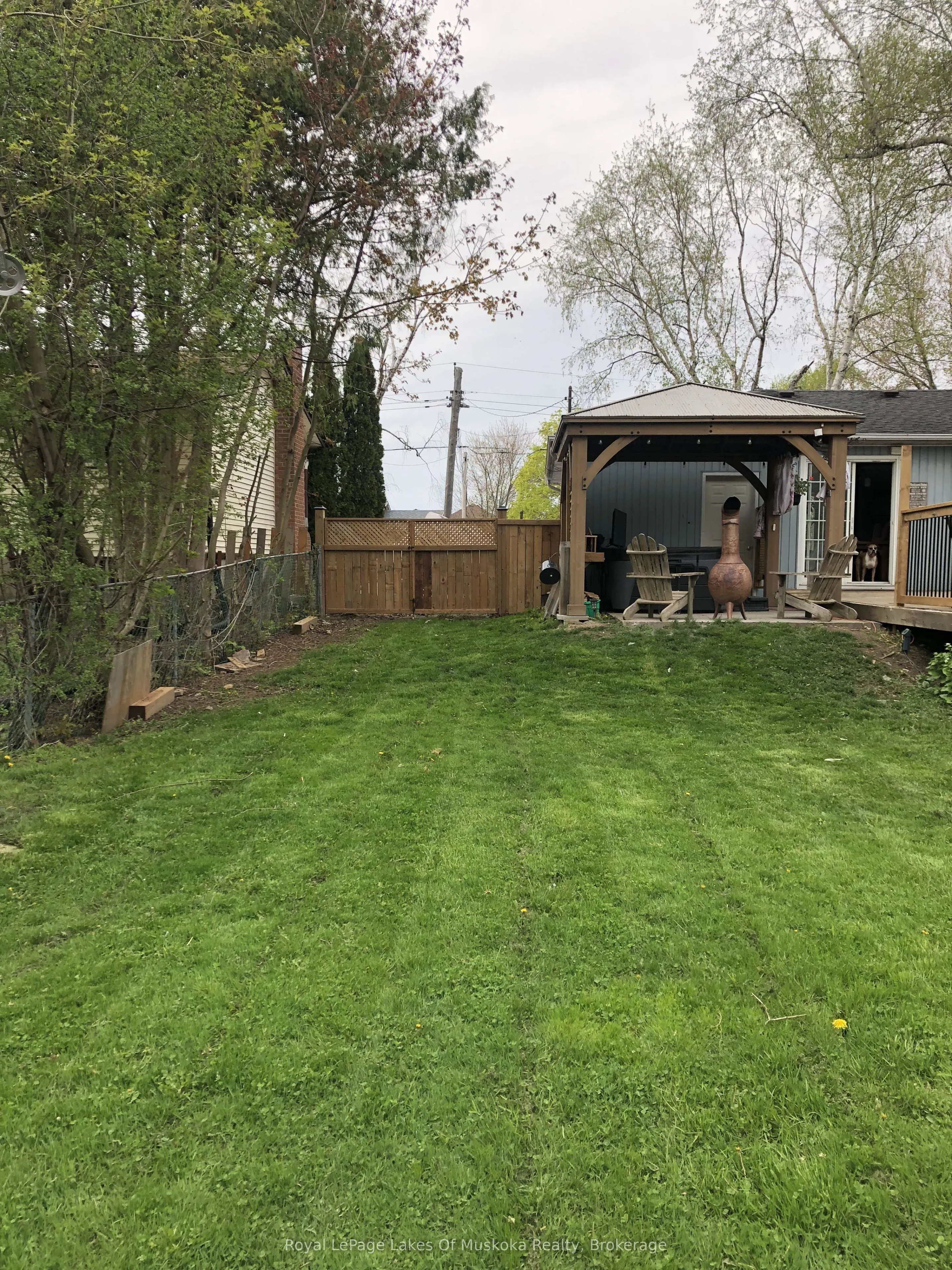 271 Lakeland Crescent