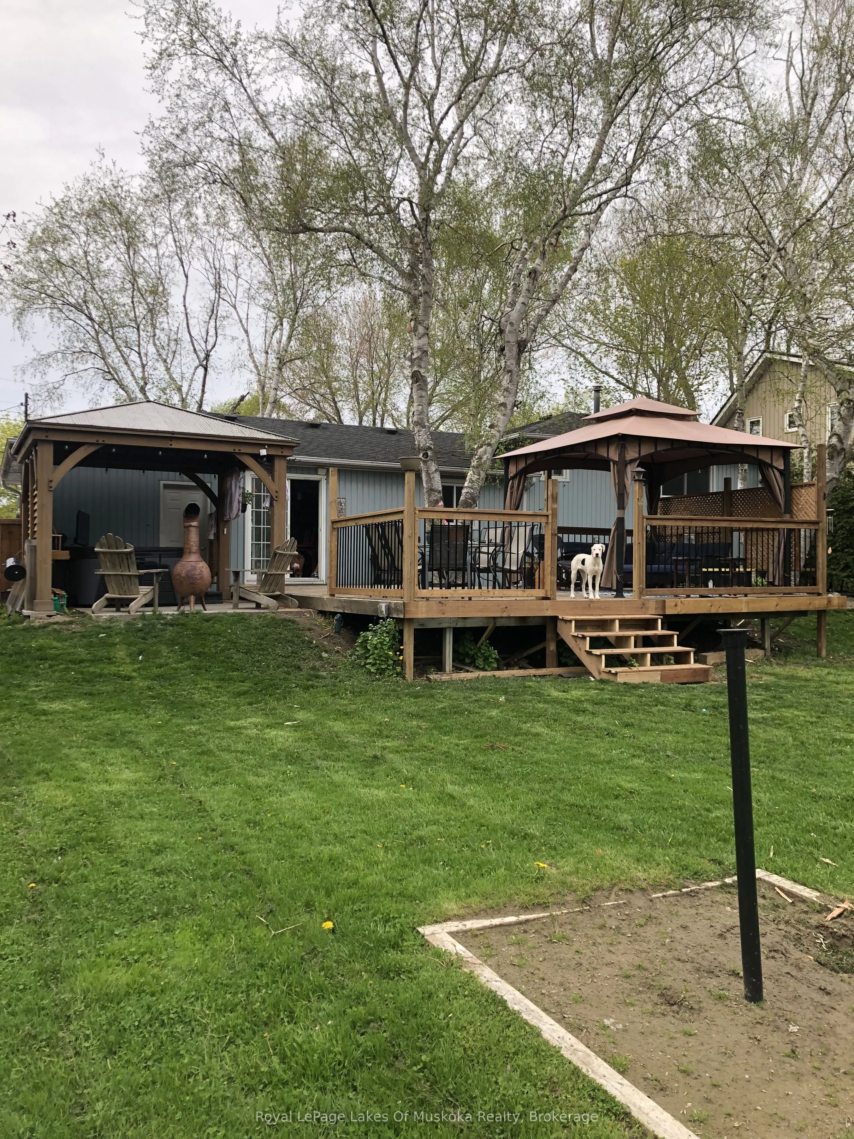271 Lakeland Crescent