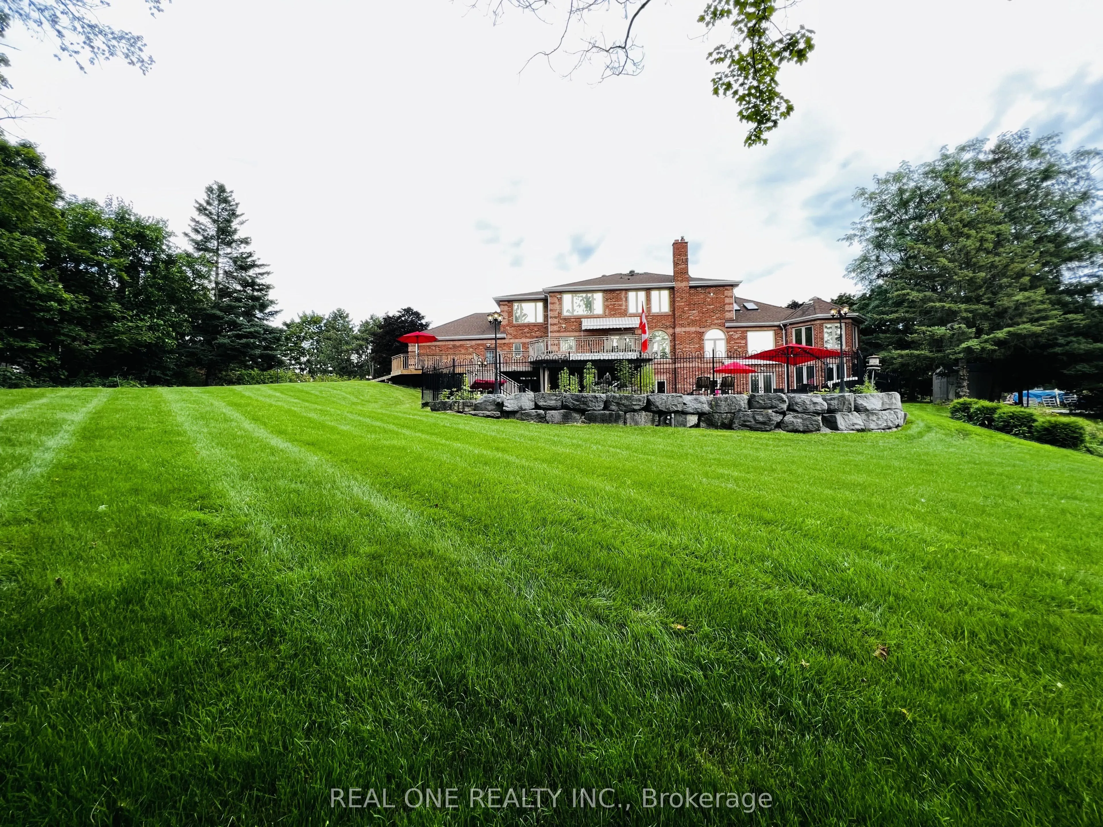 12 Jarvis Avenue