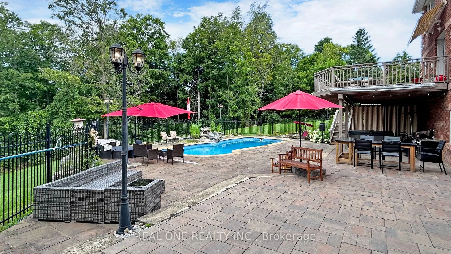 12 Jarvis Avenue