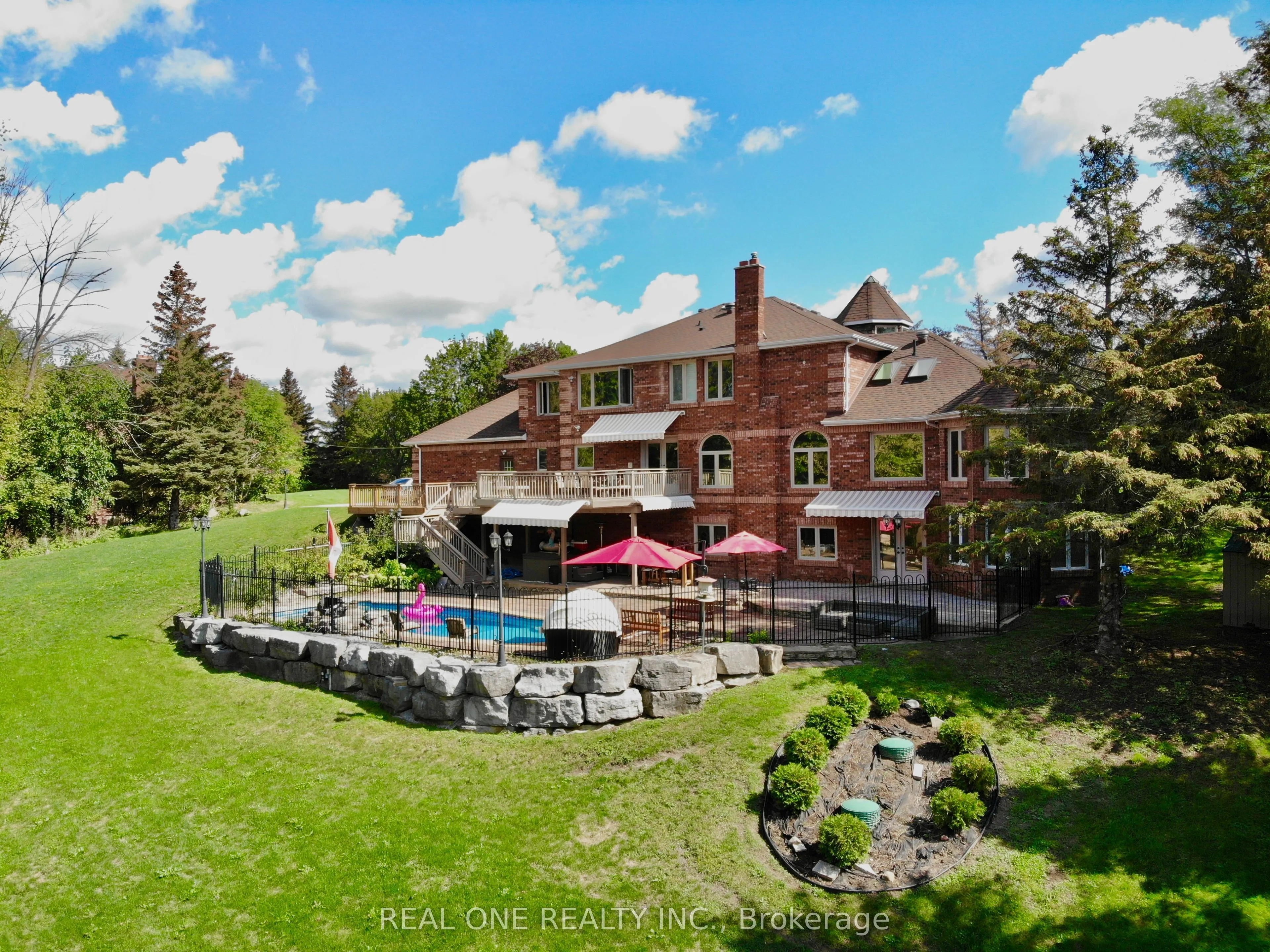 12 Jarvis Avenue