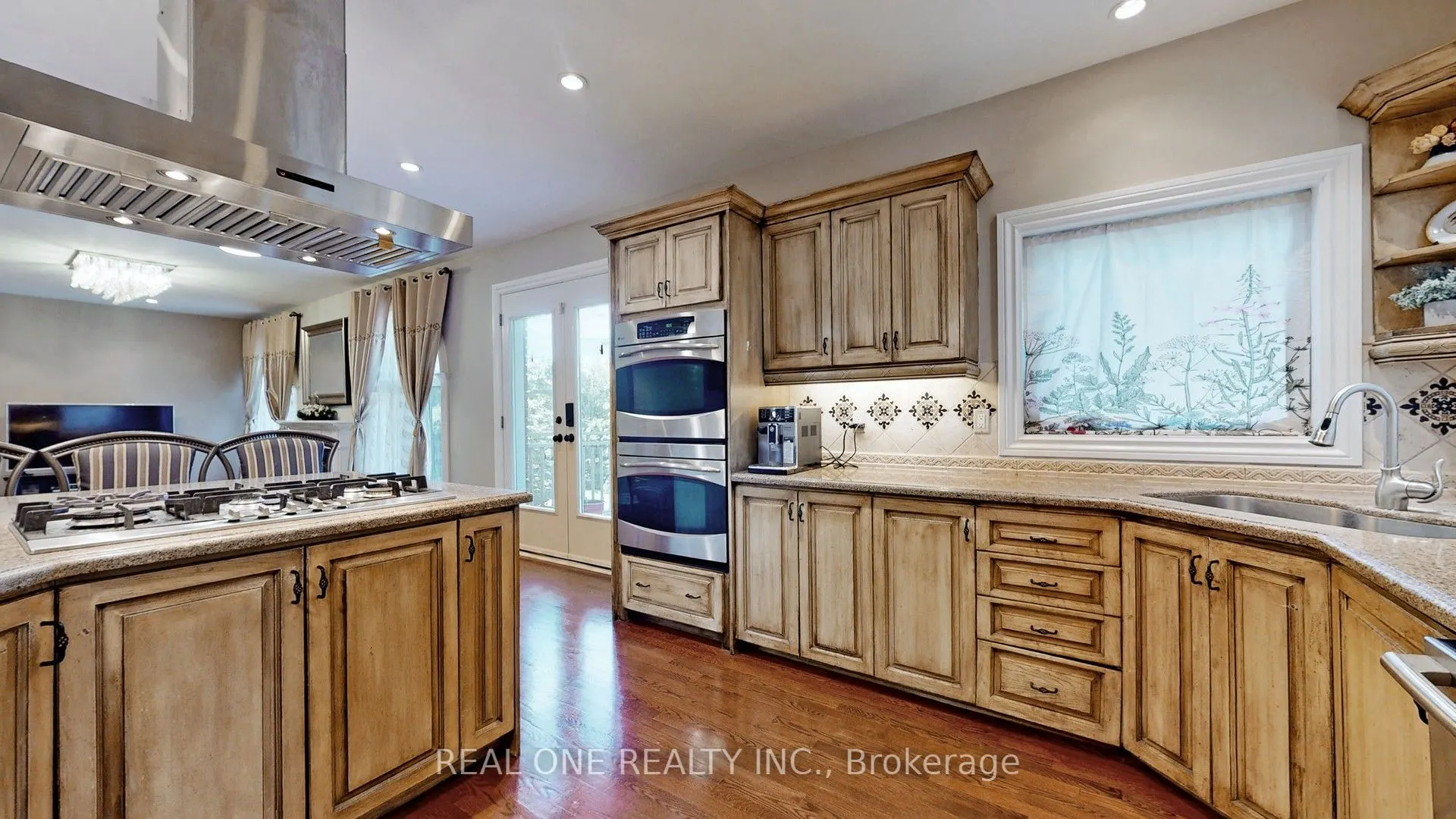 12 Jarvis Avenue