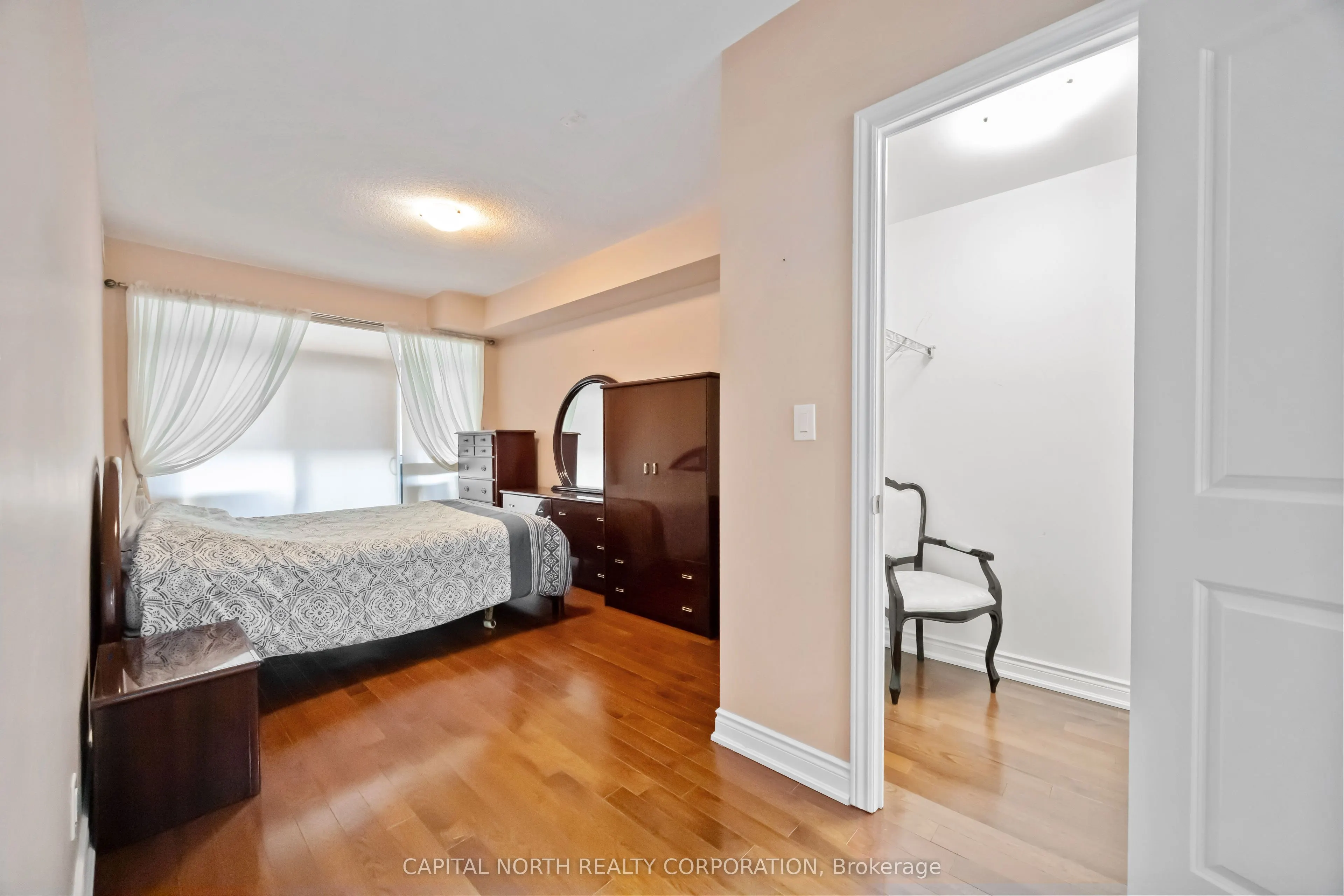 281 Woodbridge Avenue #242