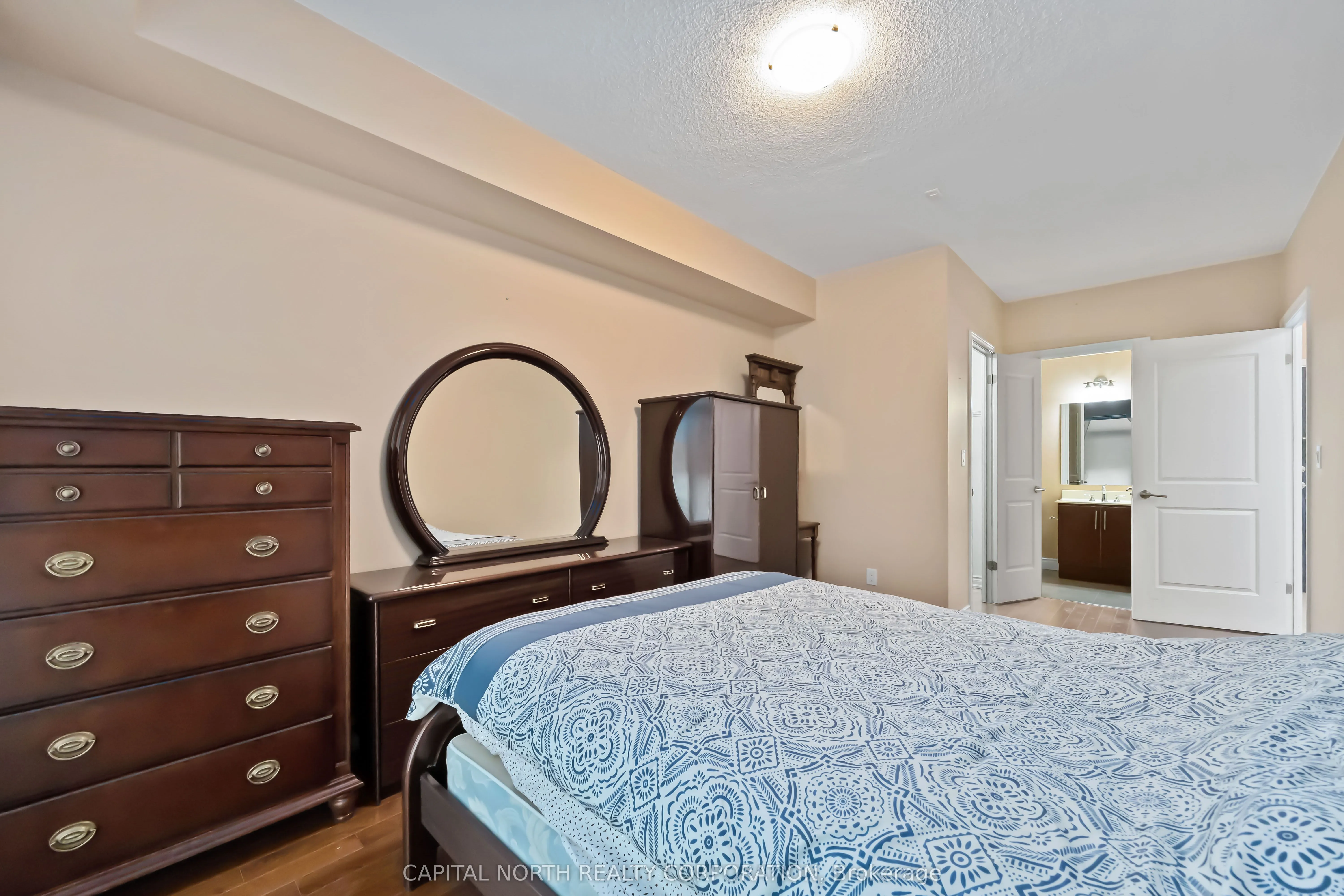 281 Woodbridge Avenue #242