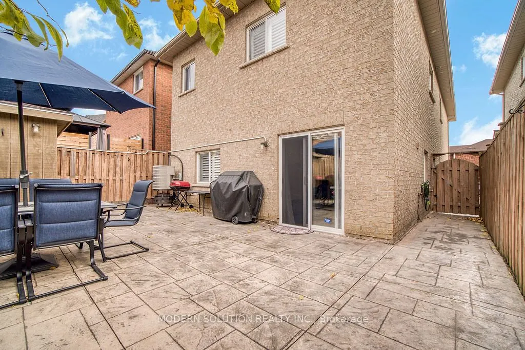 119 Blackthorn Drive