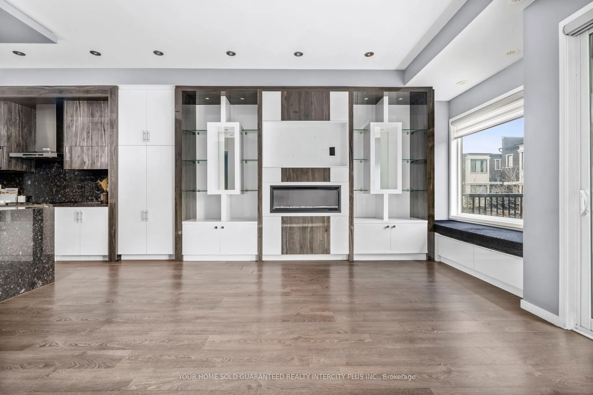 3910 Major Mackenzie Drive