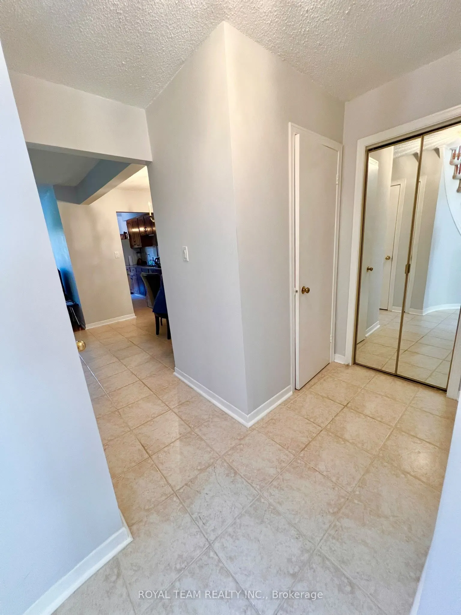 28 Oakmount Crescent