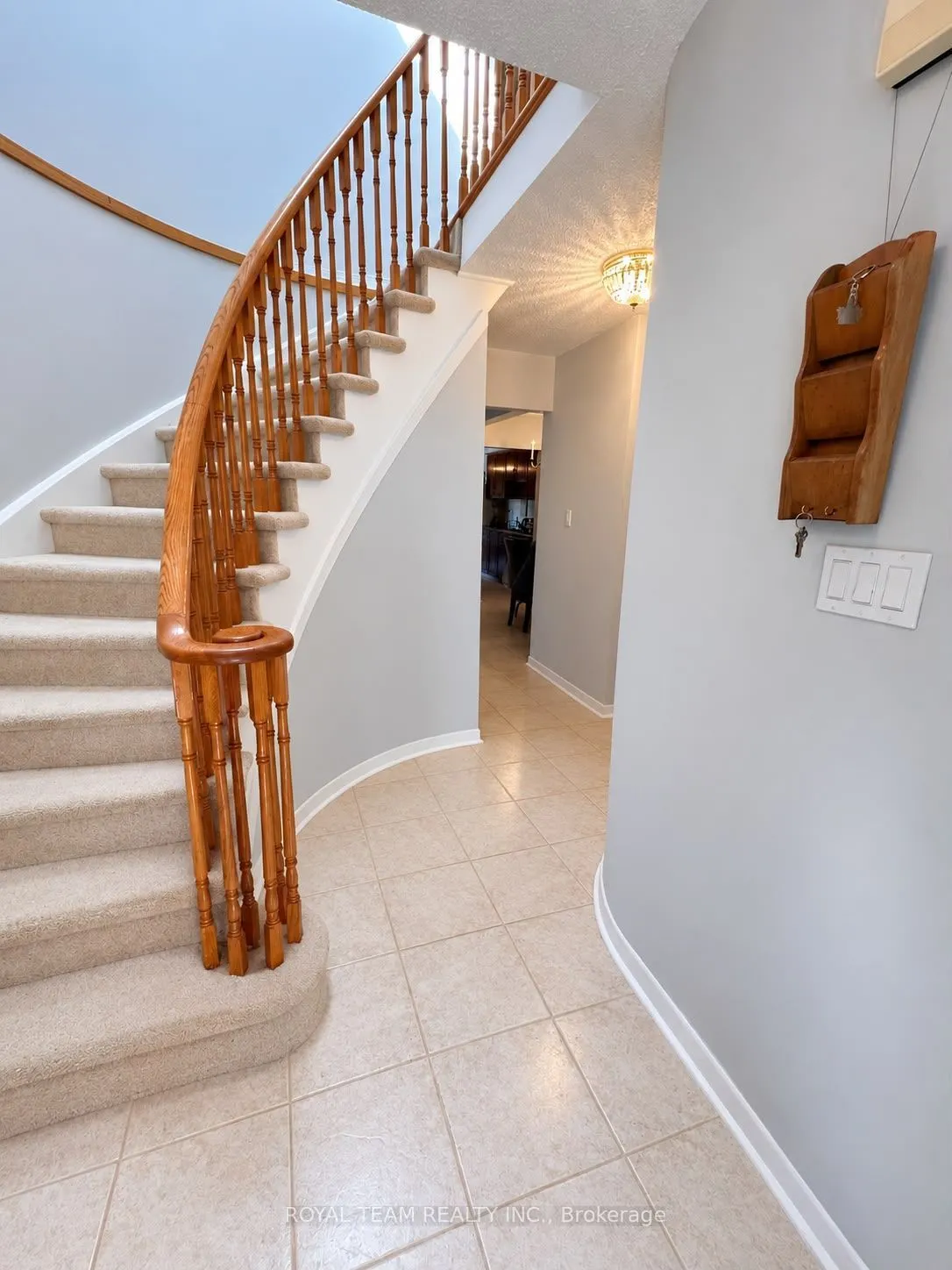 28 Oakmount Crescent