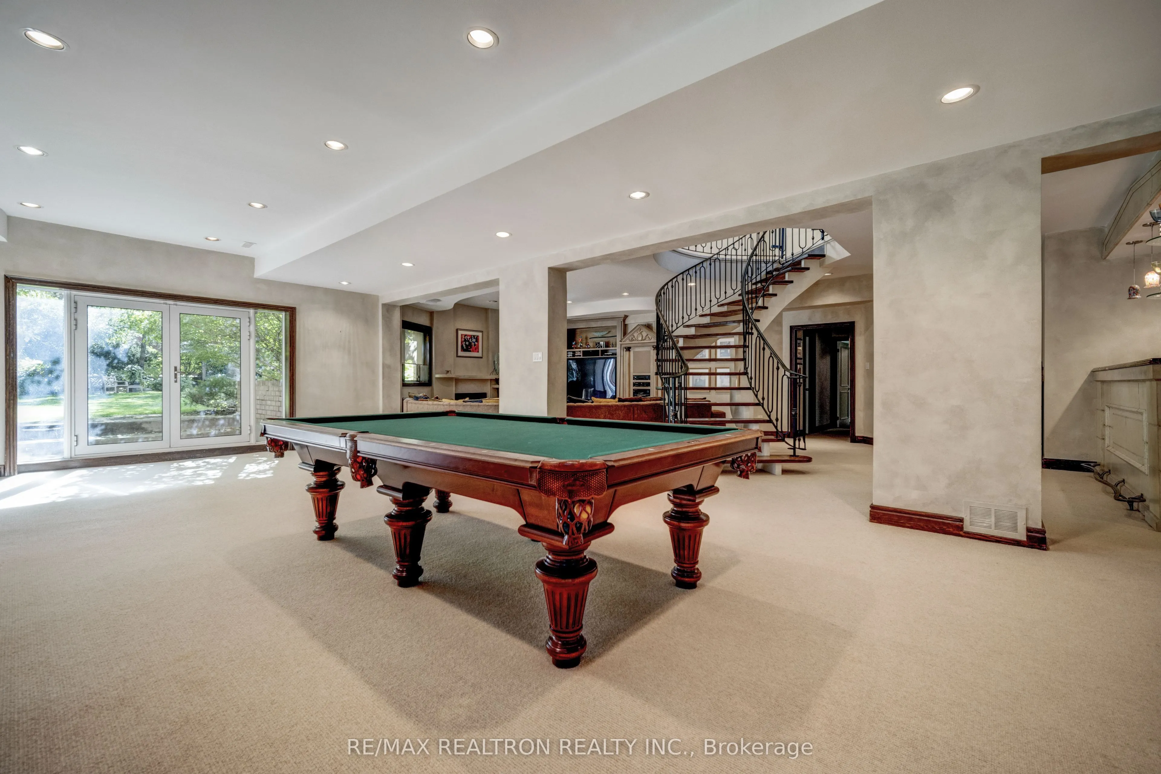 75 Arnold Avenue