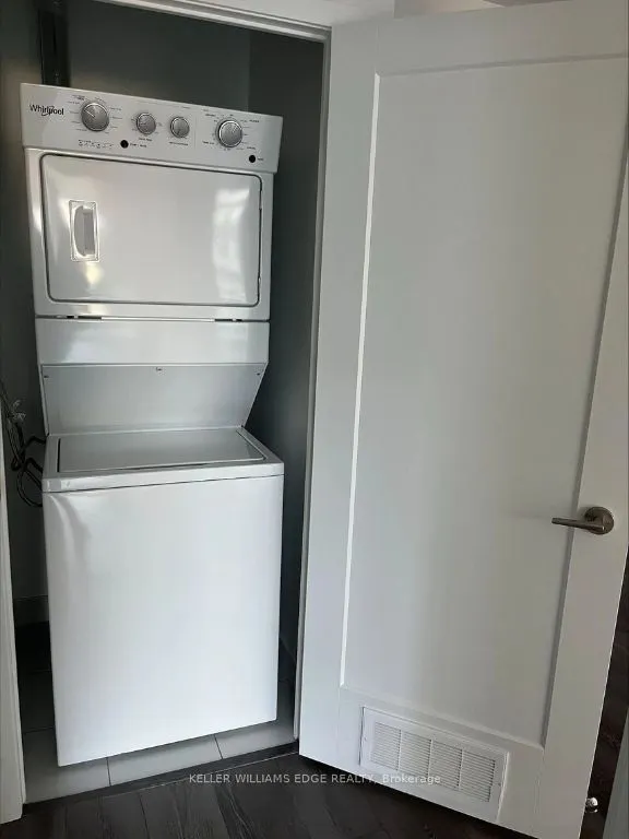 95 Oneida Crescent #706