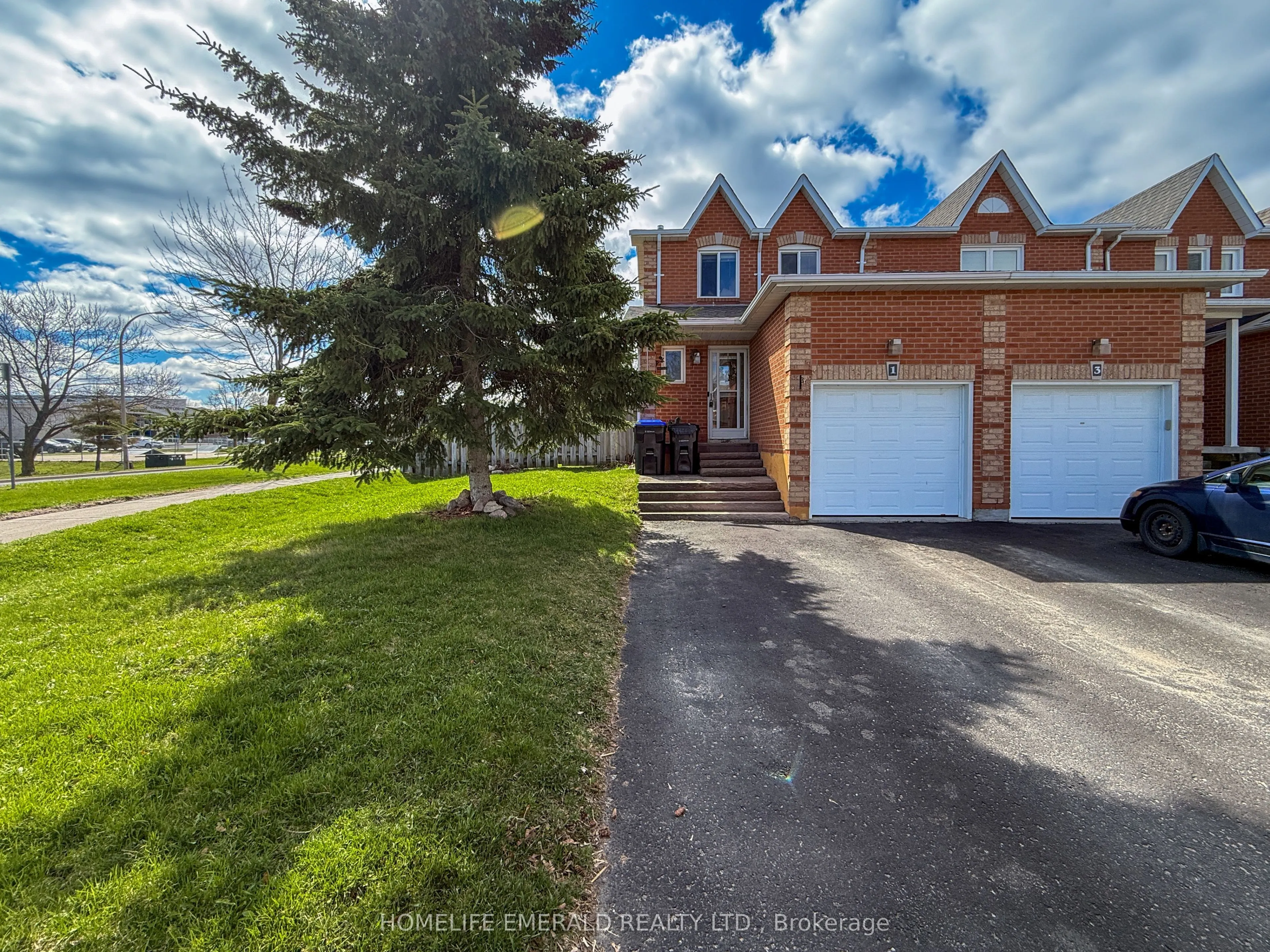 1 Potter Crescent