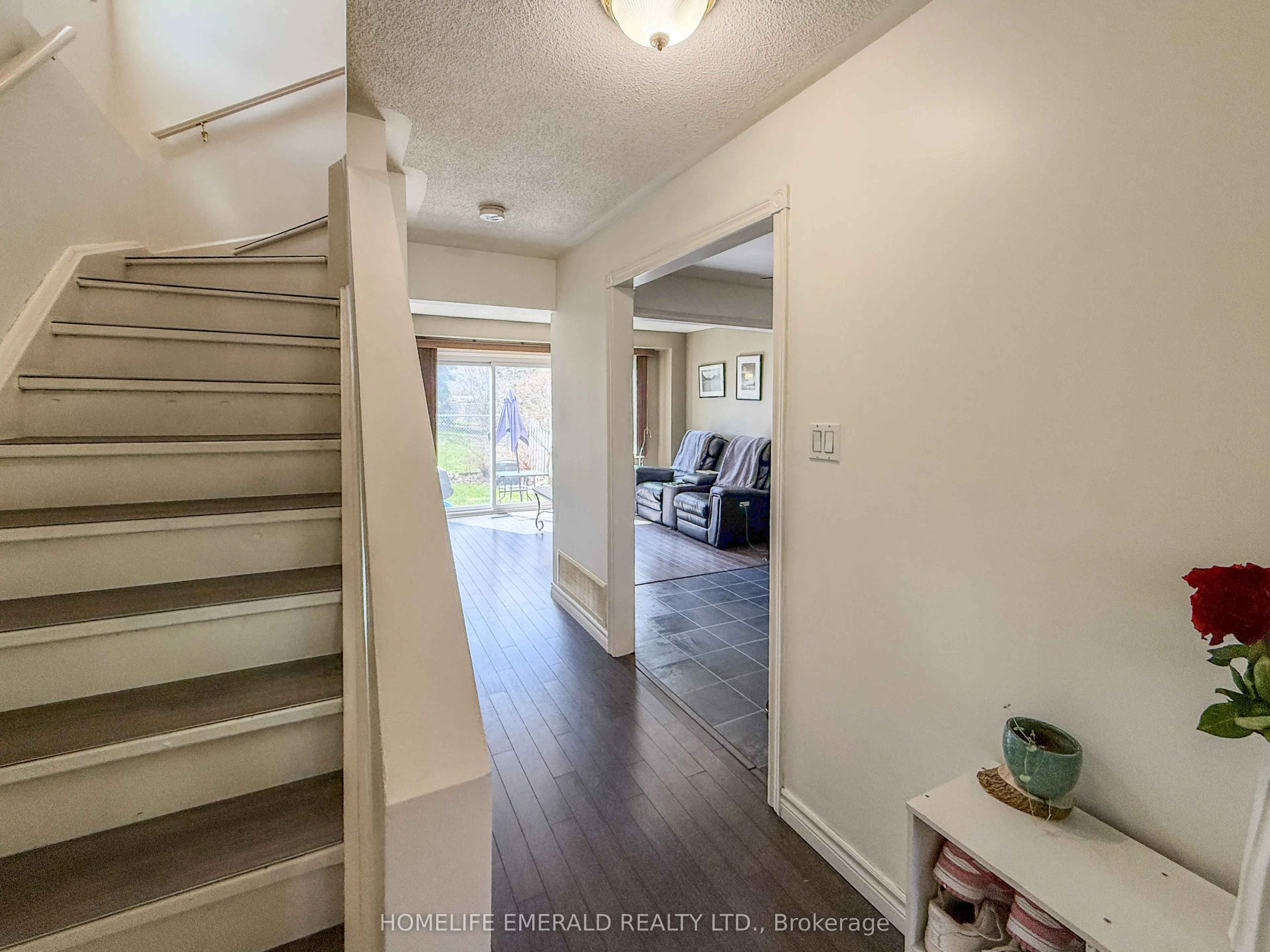 1 Potter Crescent