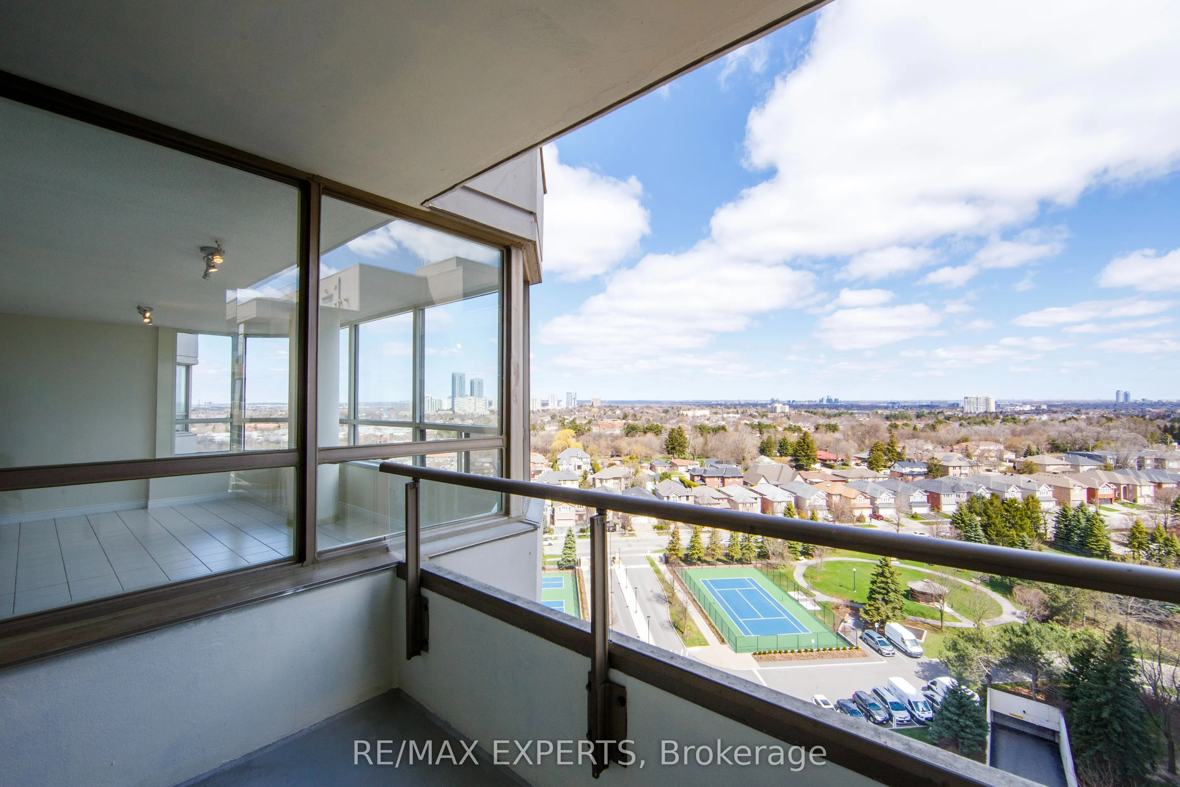 7 Townsgate Drive #1506