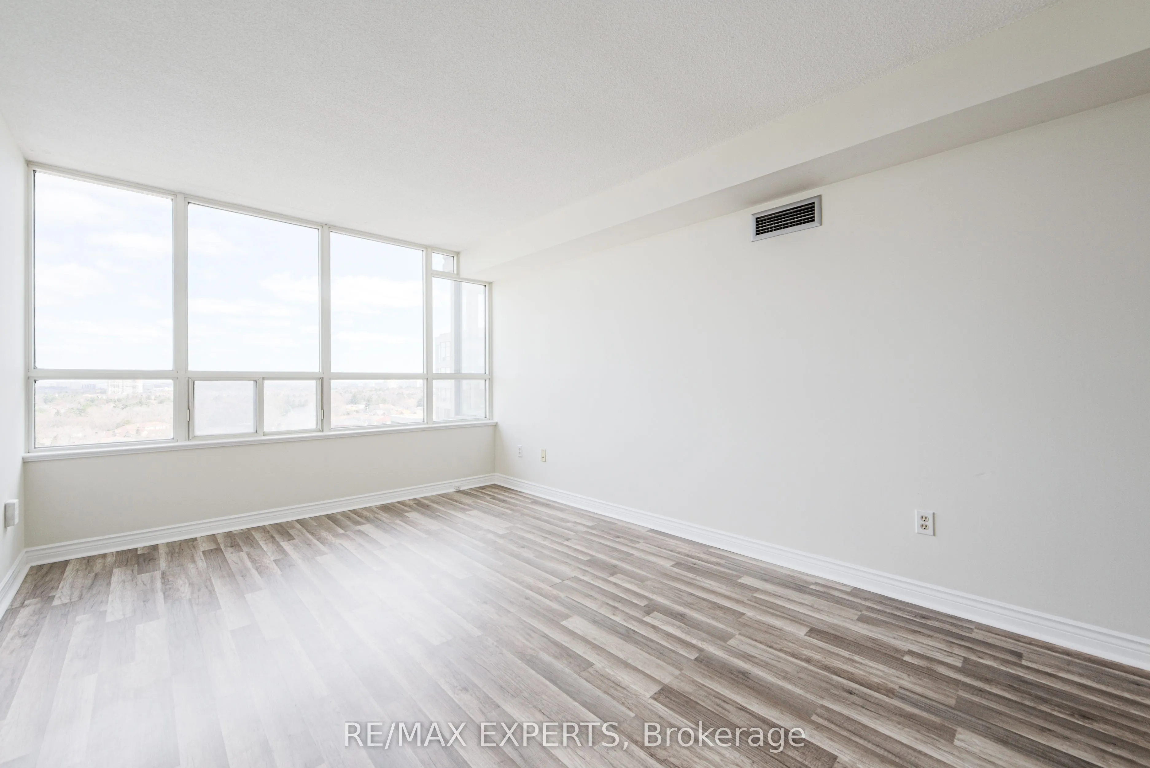 7 Townsgate Drive #1506