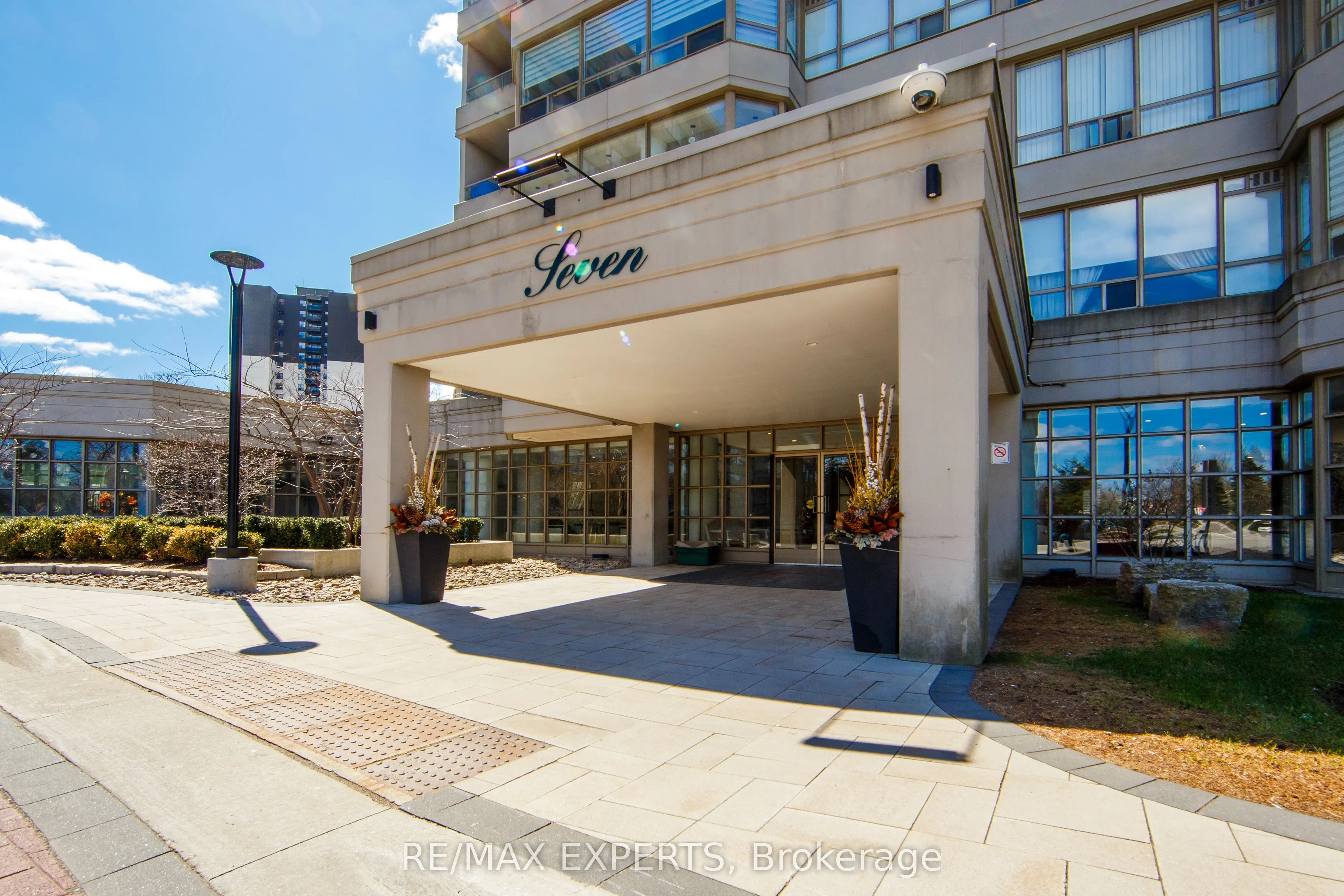 7 Townsgate Drive #1506