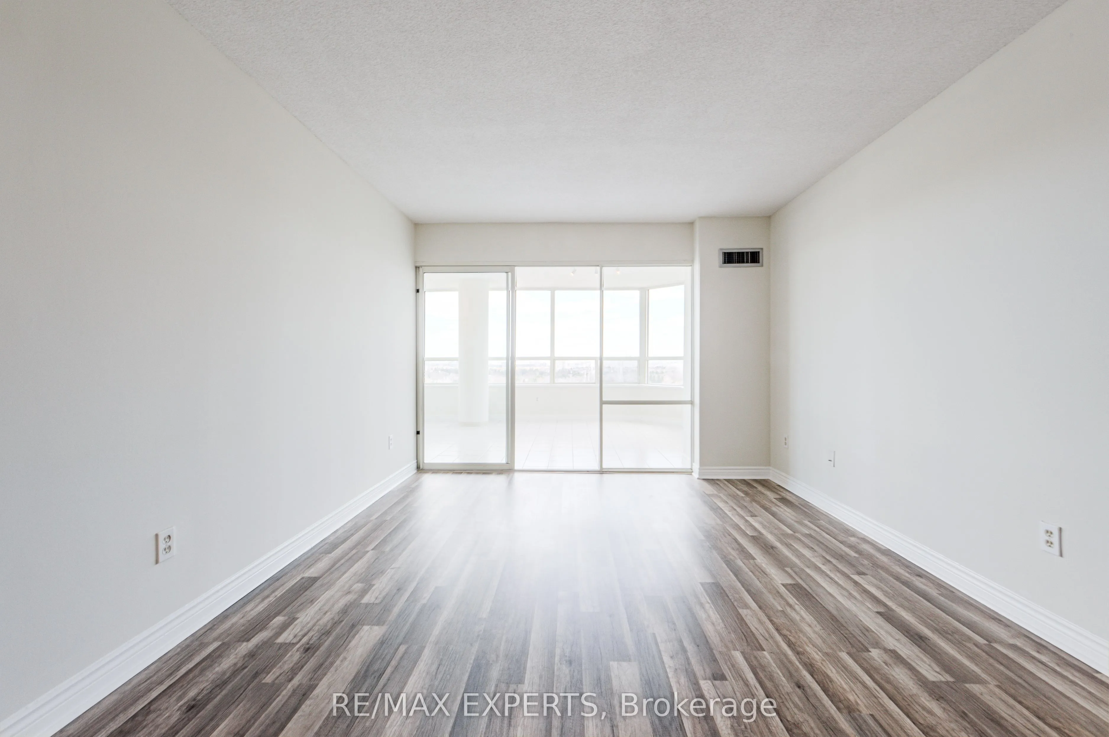 7 Townsgate Drive #1506