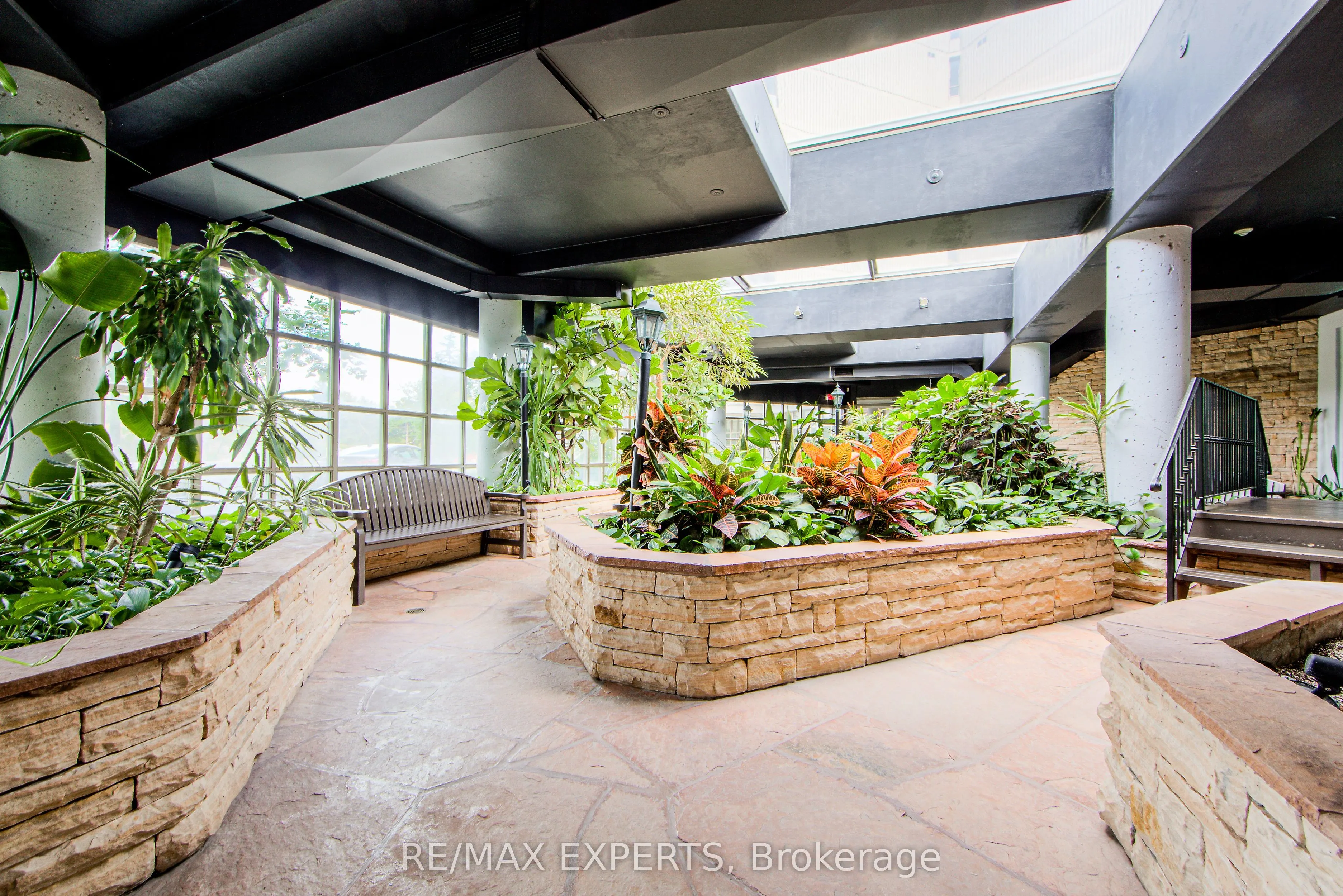 7 Townsgate Drive #1506