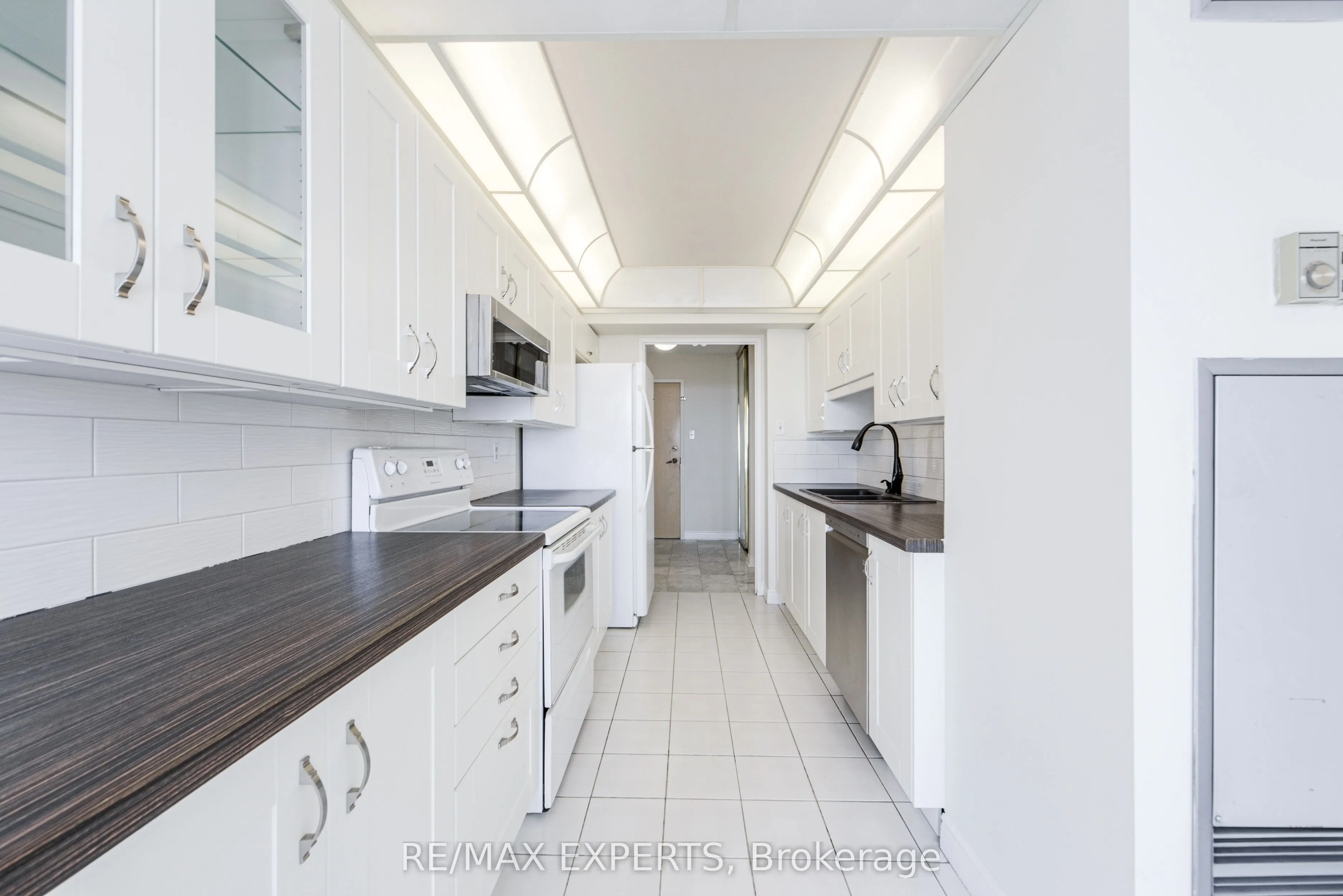7 Townsgate Drive #1506