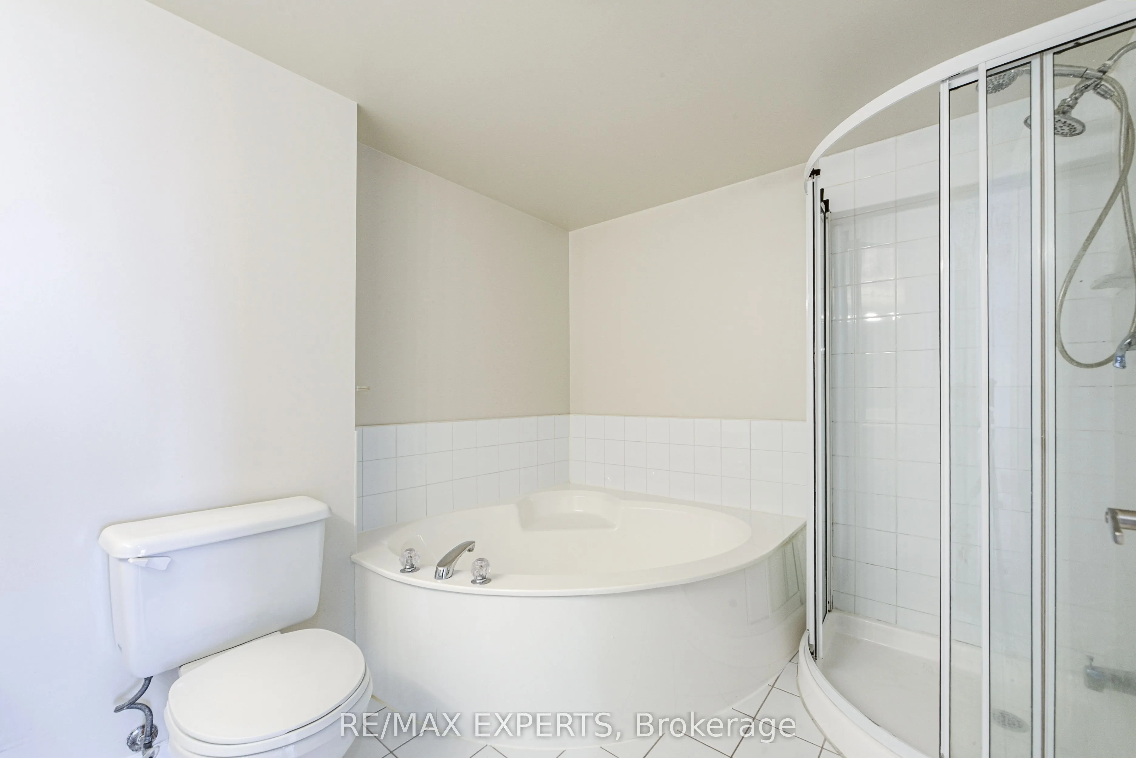 7 Townsgate Drive #1506